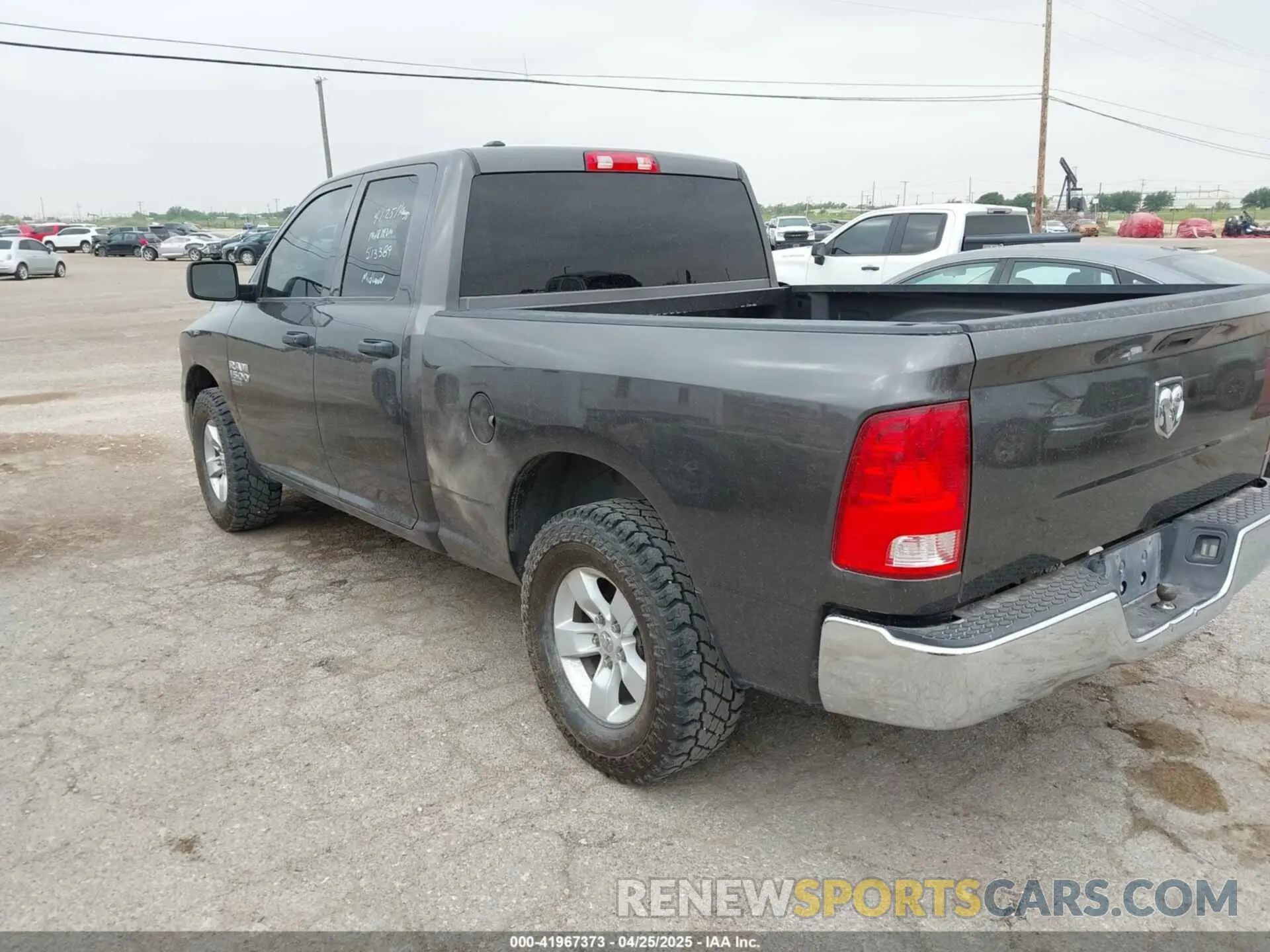 3 Photograph of a damaged car 1C6RR6FG1MS513389 RAM 1500 CLASSIC 2021