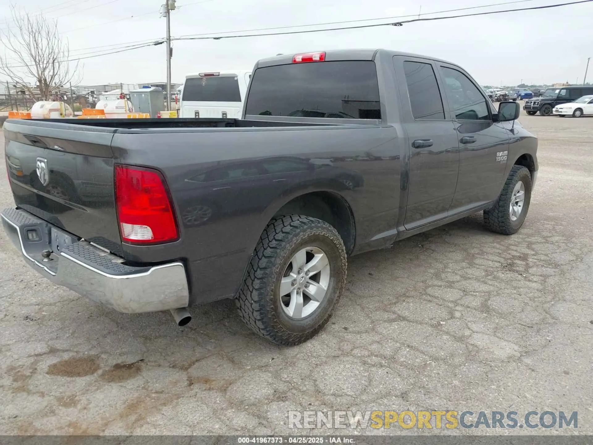 4 Photograph of a damaged car 1C6RR6FG1MS513389 RAM 1500 CLASSIC 2021