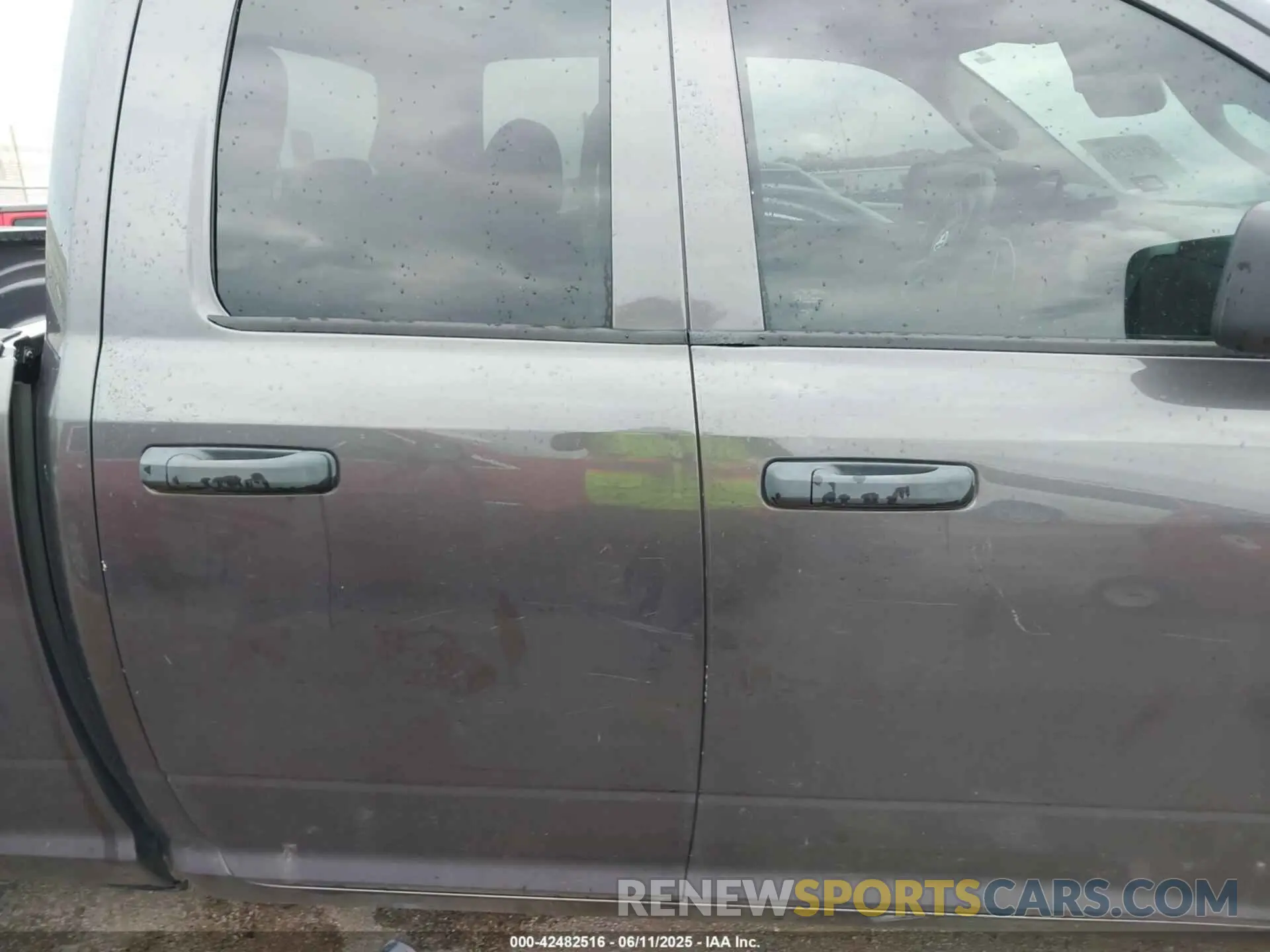 13 Photograph of a damaged car 1C6RR6FG4MS521082 RAM 1500 CLASSIC 2021