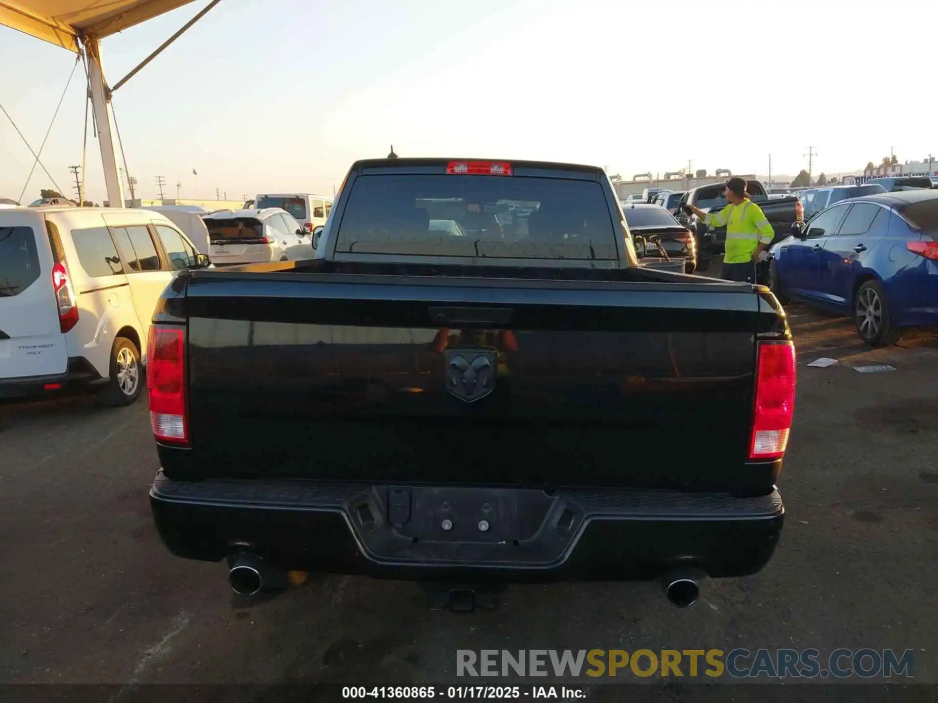 17 Photograph of a damaged car 1C6RR6FT3MS533897 RAM 1500 CLASSIC 2021