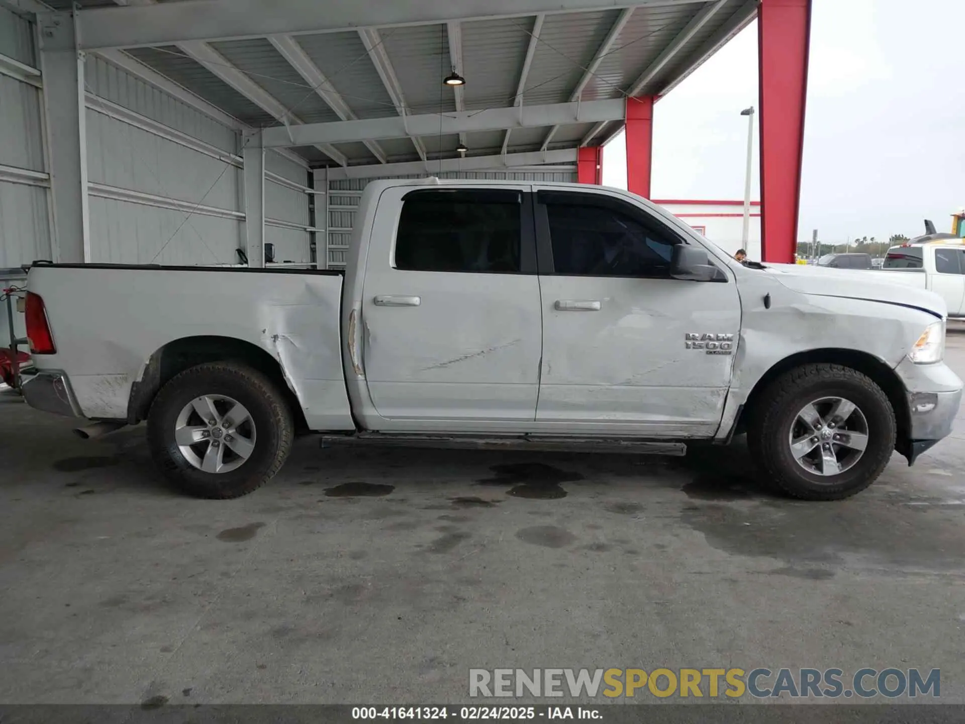 6 Photograph of a damaged car 1C6RR6LG0MS533587 RAM 1500 CLASSIC 2021