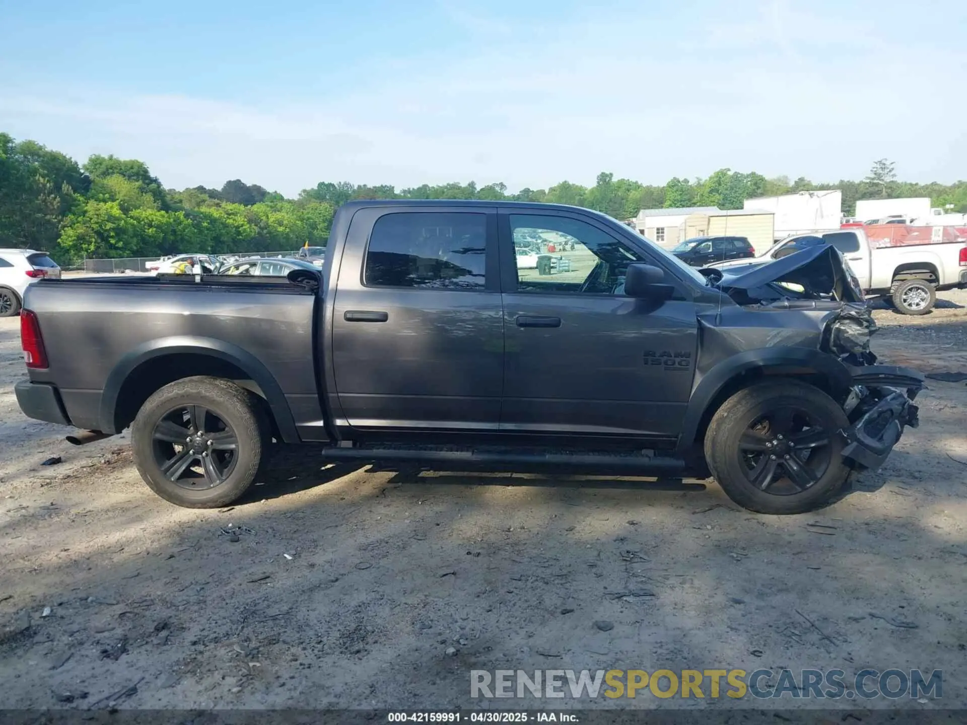 14 Photograph of a damaged car 1C6RR6LG5MS508684 RAM 1500 CLASSIC 2021