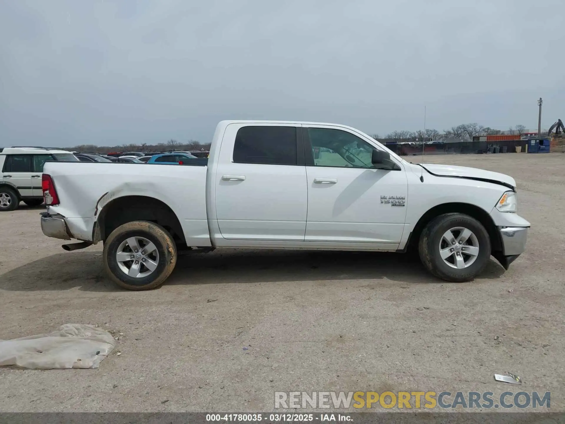 13 Photograph of a damaged car 1C6RR6LGXMS539333 RAM 1500 CLASSIC 2021
