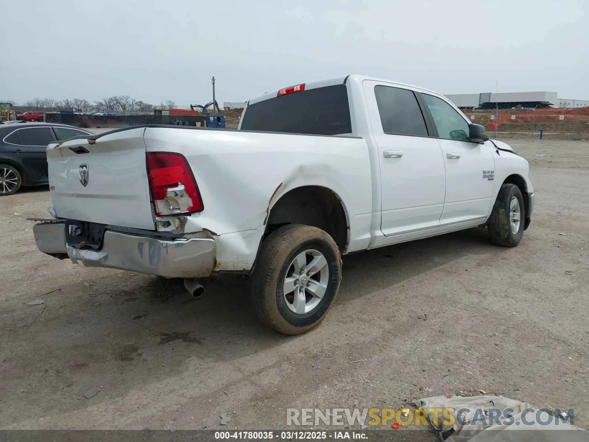 4 Photograph of a damaged car 1C6RR6LGXMS539333 RAM 1500 CLASSIC 2021