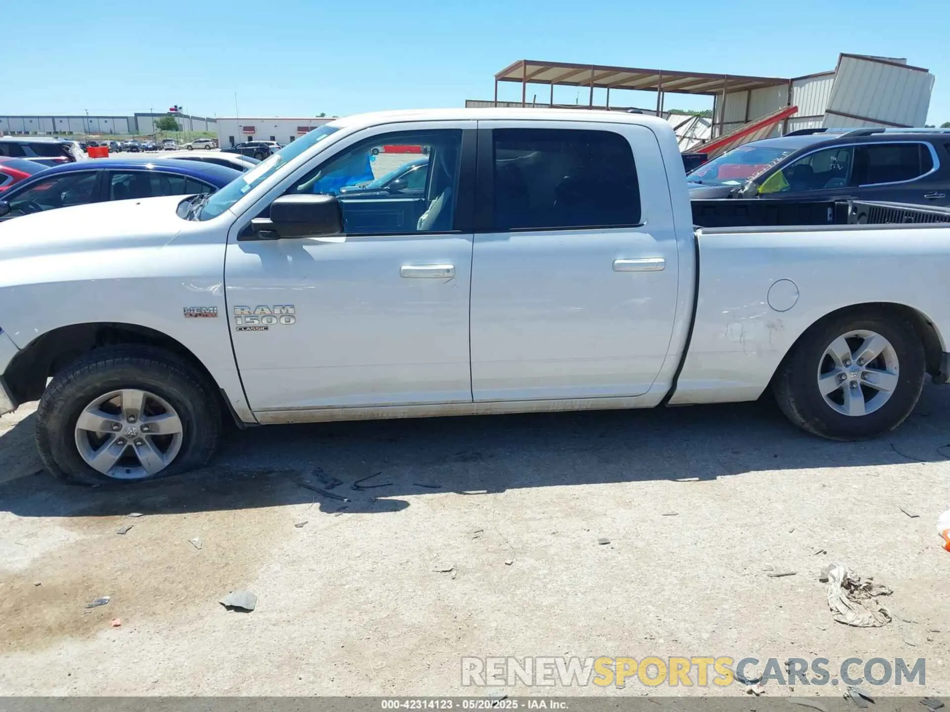 14 Photograph of a damaged car 1C6RR6TTXMS517345 RAM 1500 CLASSIC 2021