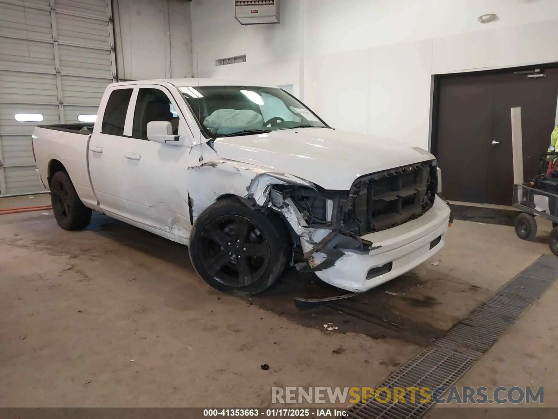 1 Photograph of a damaged car 1C6RR7FG0MS507914 RAM 1500 CLASSIC 2021