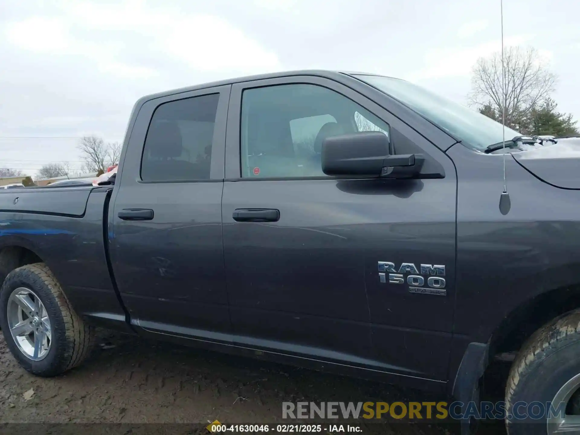 14 Photograph of a damaged car 1C6RR7FG0MS513972 RAM 1500 CLASSIC 2021