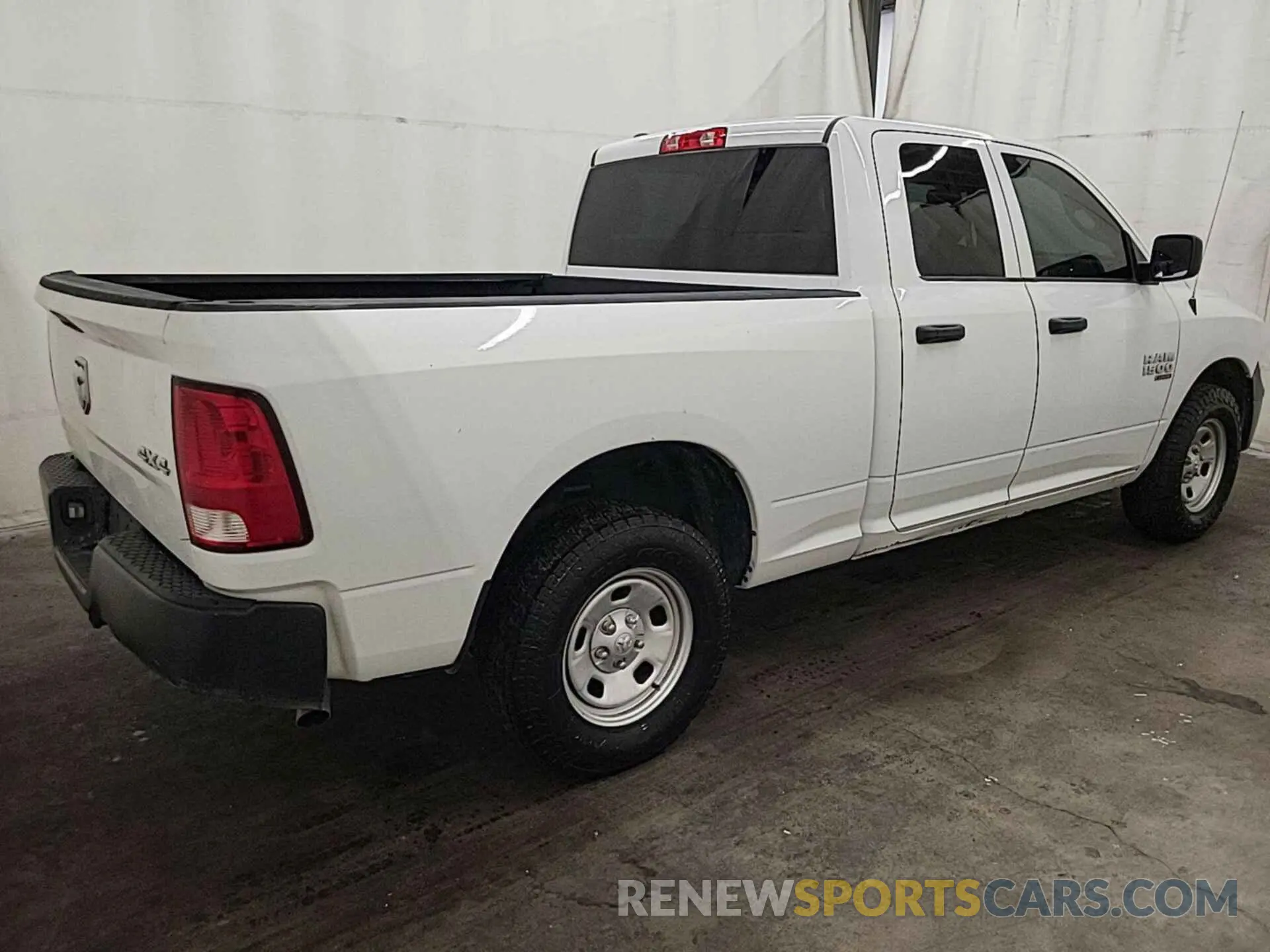 5 Photograph of a damaged car 1C6RR7FG2MS577723 RAM 1500 CLASSIC 2021