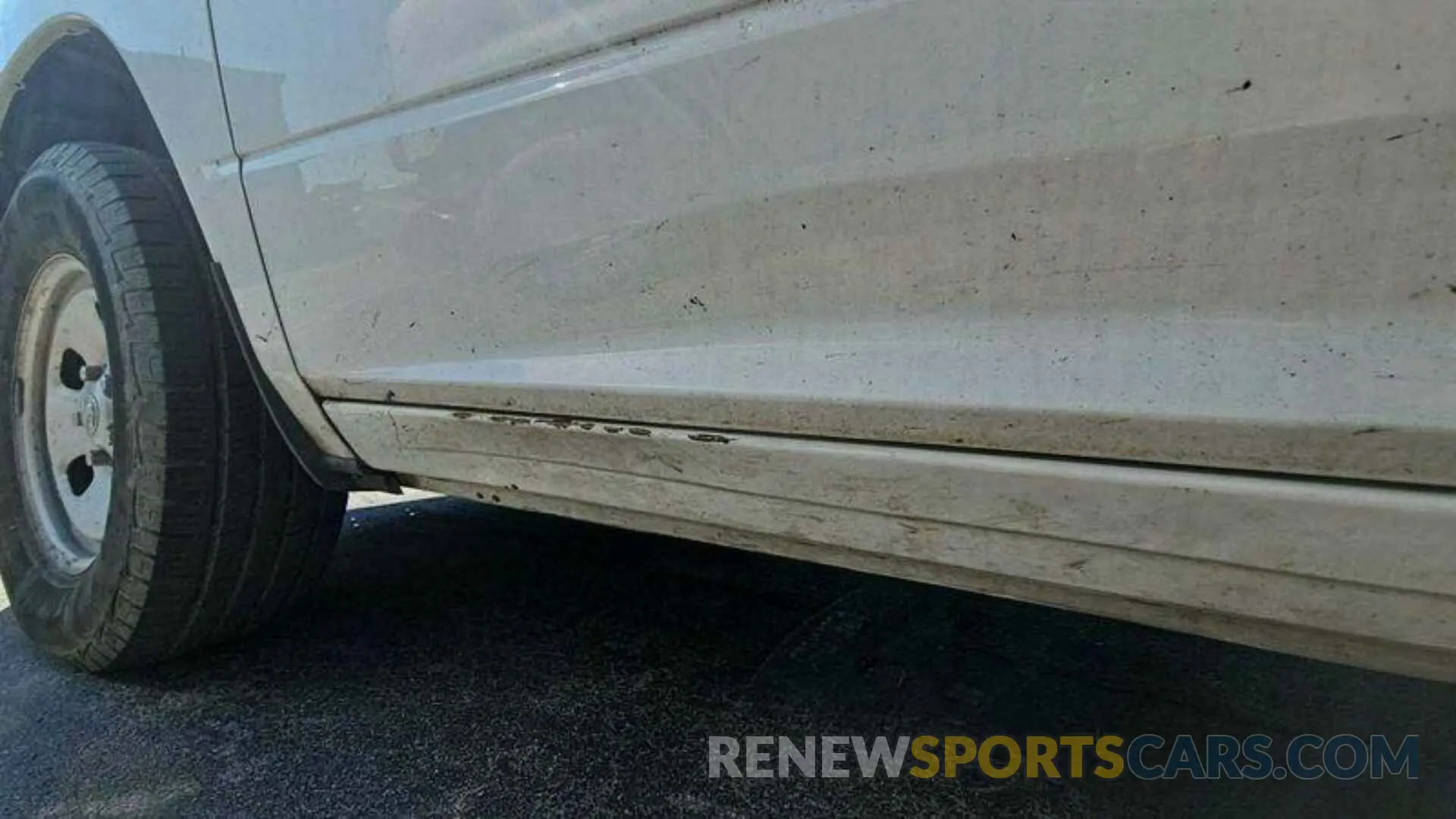 15 Photograph of a damaged car 1C6RR7FG4MS555514 RAM 1500 CLASSIC 2021