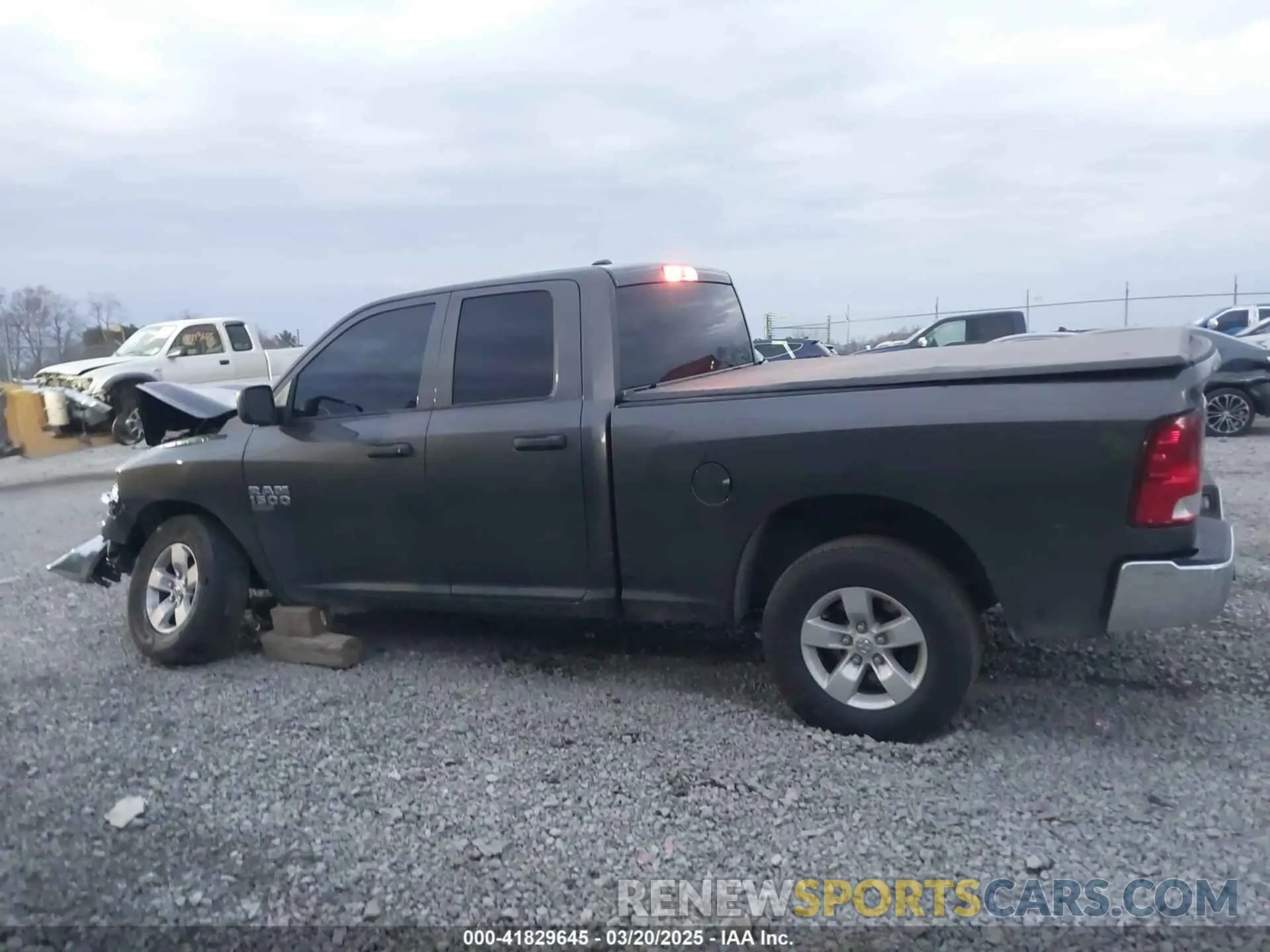 14 Photograph of a damaged car 1C6RR7FGXMS515681 RAM 1500 CLASSIC 2021