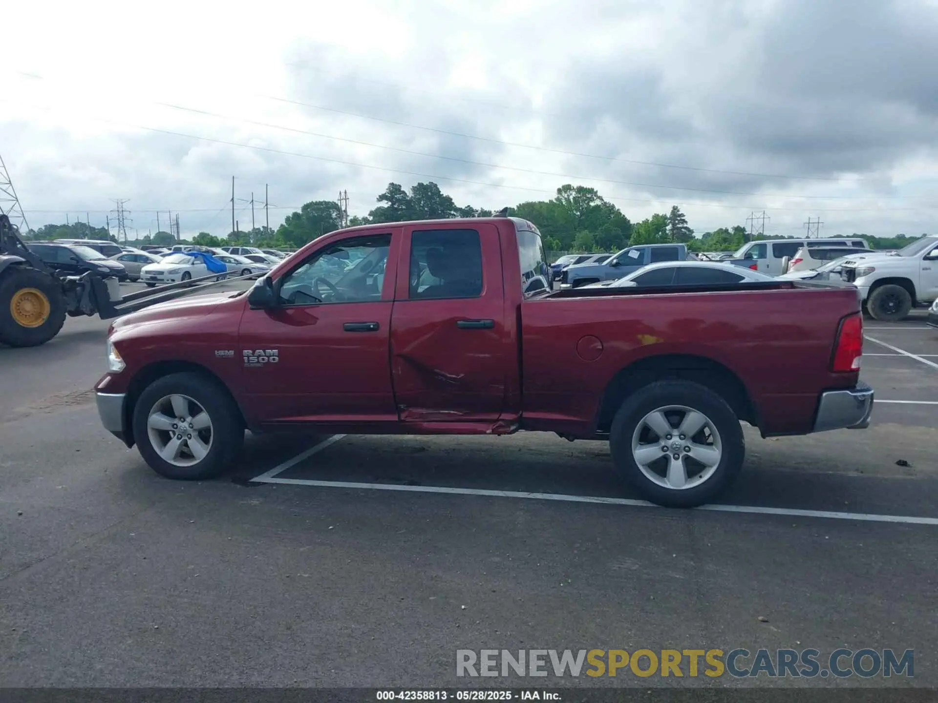 14 Photograph of a damaged car 1C6RR7FT6MS579178 RAM 1500 CLASSIC 2021