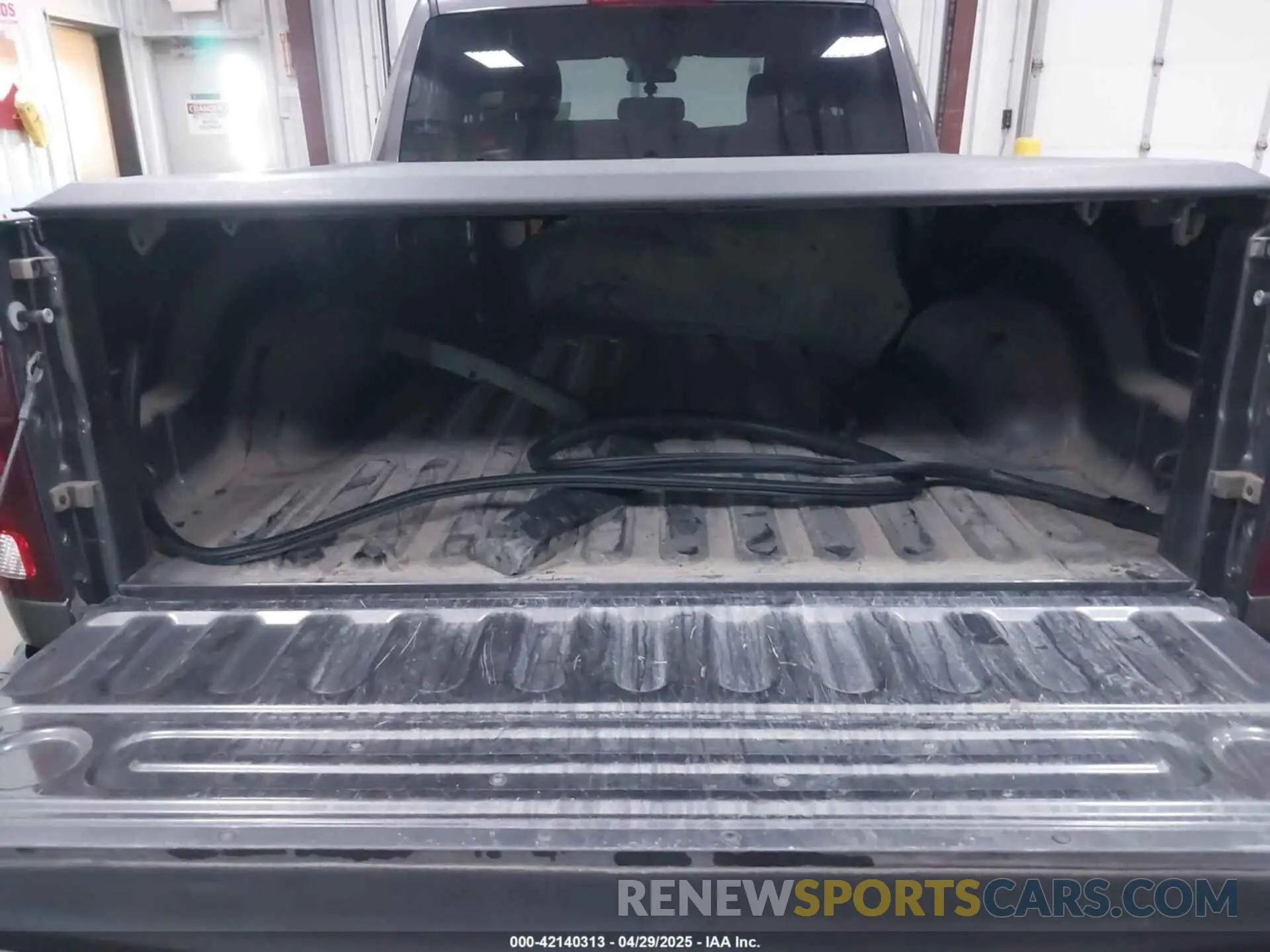 19 Photograph of a damaged car 1C6RR7GG6MS510833 RAM 1500 CLASSIC 2021