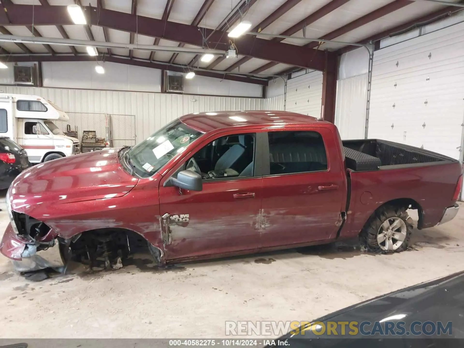 14 Photograph of a damaged car 1C6RR7LG4MS536031 RAM 1500 CLASSIC 2021