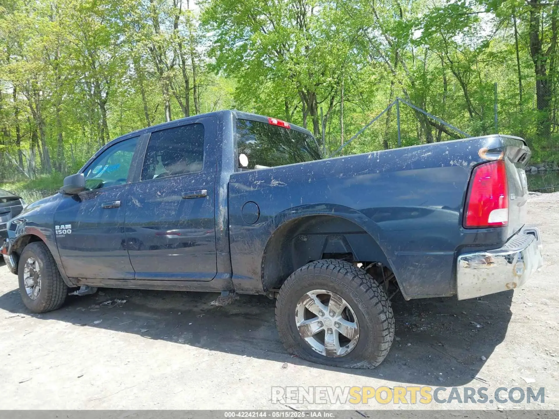 14 Photograph of a damaged car 1C6RR7LG9MS542049 RAM 1500 CLASSIC 2021