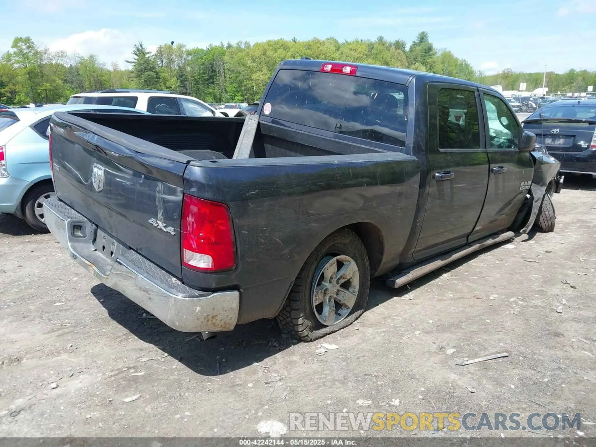 4 Photograph of a damaged car 1C6RR7LG9MS542049 RAM 1500 CLASSIC 2021