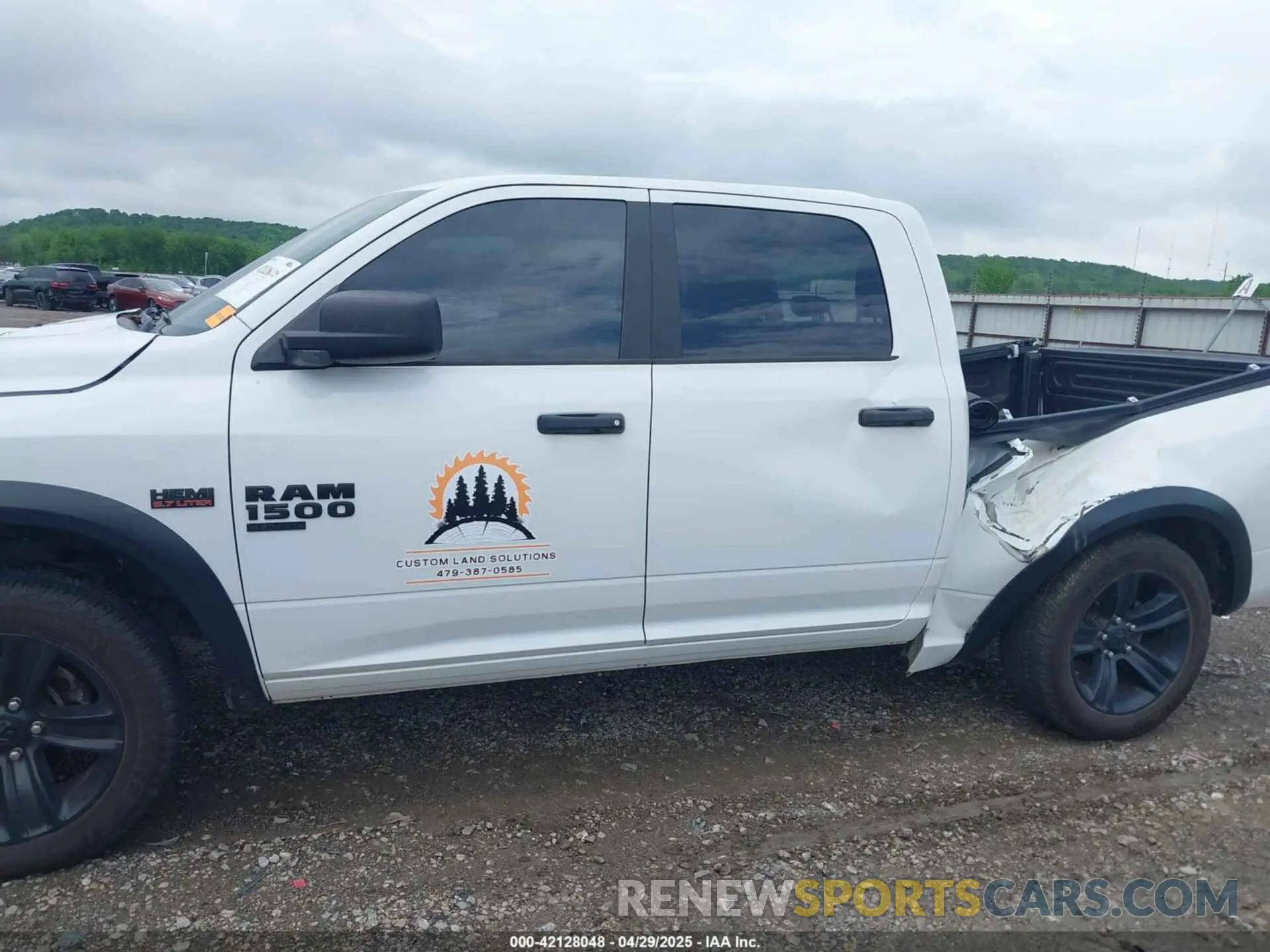 14 Photograph of a damaged car 1C6RR7LT6MS516828 RAM 1500 CLASSIC 2021