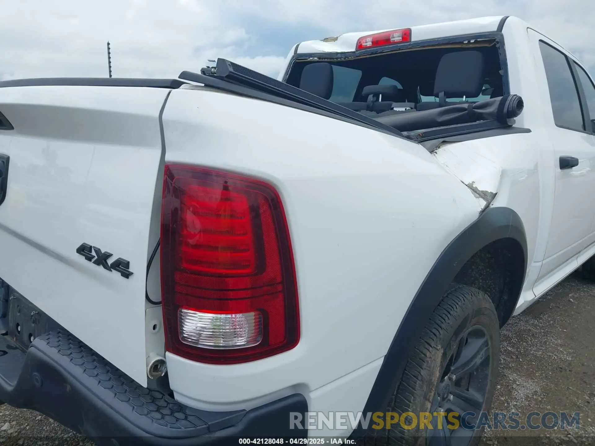 18 Photograph of a damaged car 1C6RR7LT6MS516828 RAM 1500 CLASSIC 2021