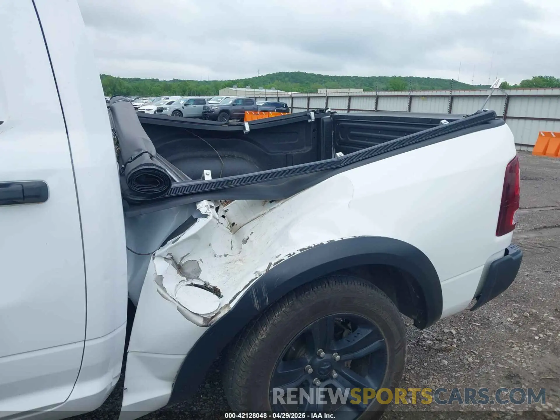 6 Photograph of a damaged car 1C6RR7LT6MS516828 RAM 1500 CLASSIC 2021