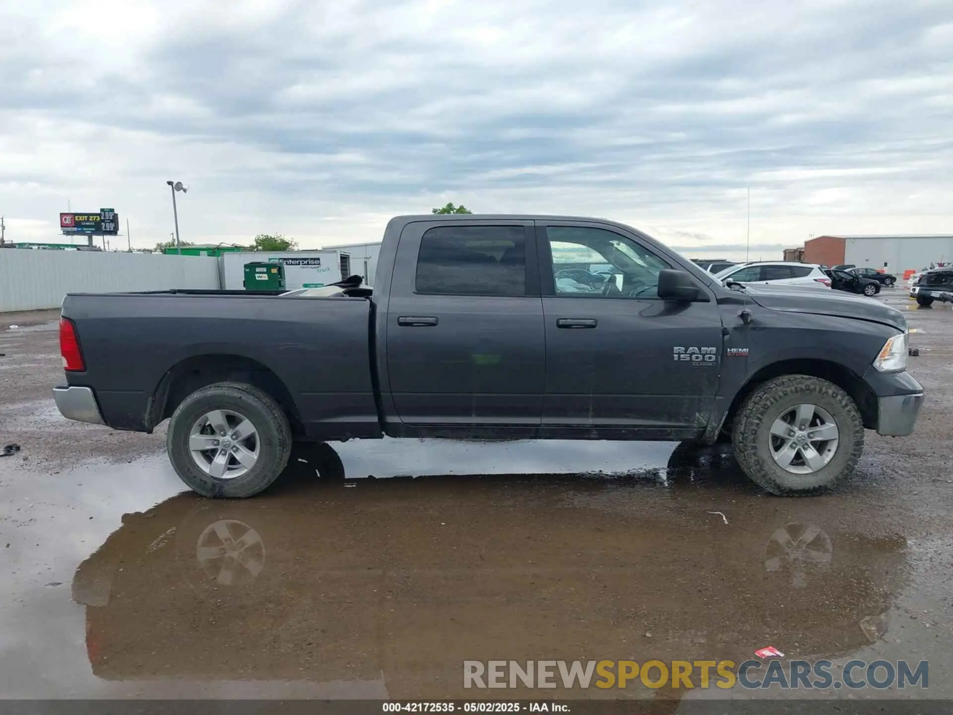 13 Photograph of a damaged car 1C6RR7TT1MS516817 RAM 1500 CLASSIC 2021