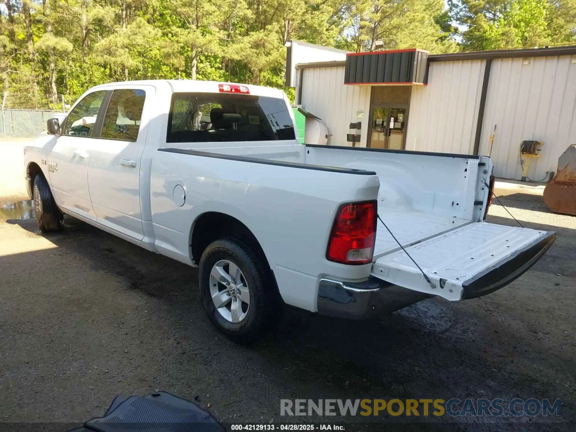 3 Photograph of a damaged car 1C6RR7TT1MS535304 RAM 1500 CLASSIC 2021