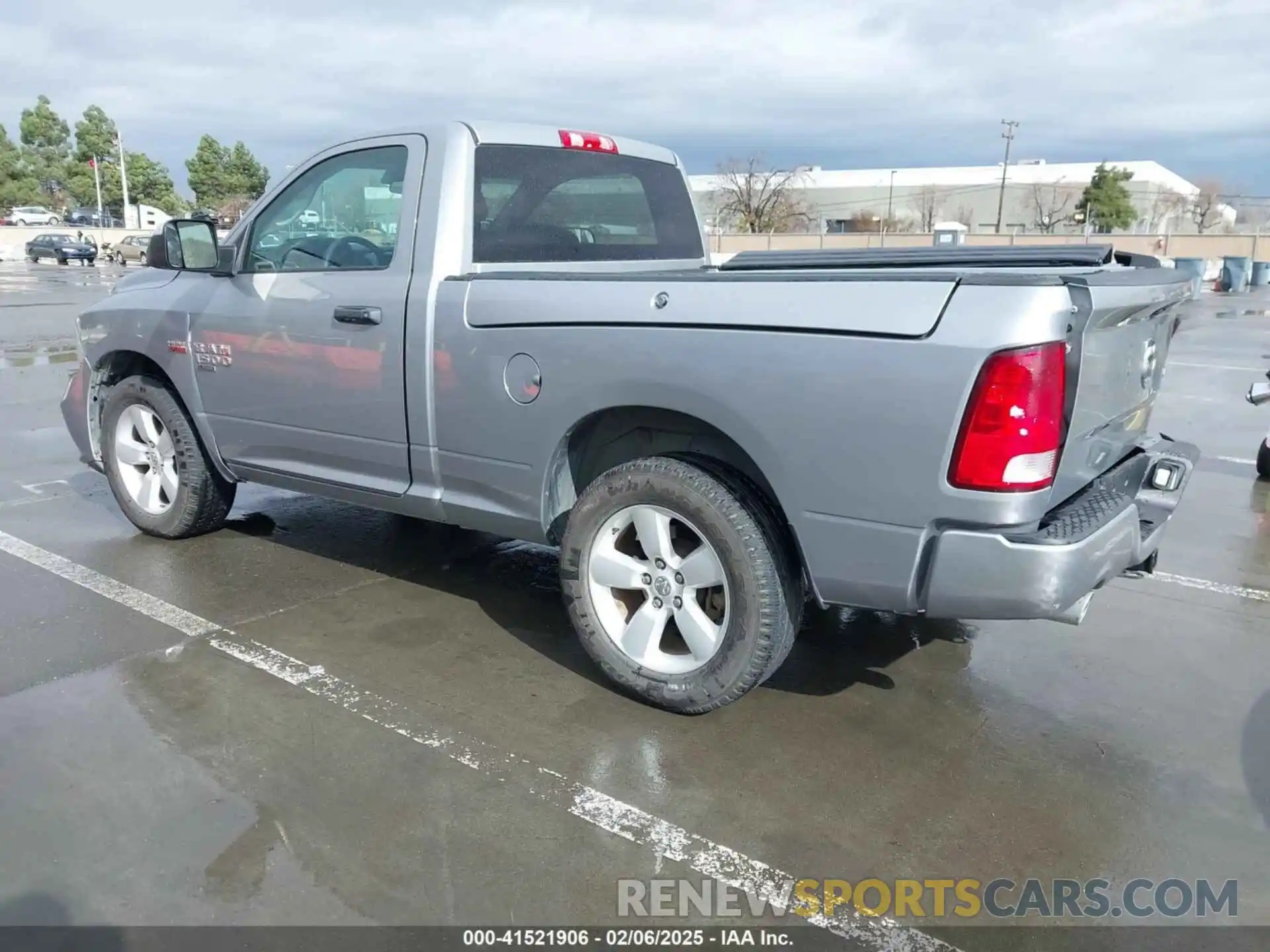 3 Photograph of a damaged car 3C6JR7AT0MG669681 RAM 1500 CLASSIC 2021