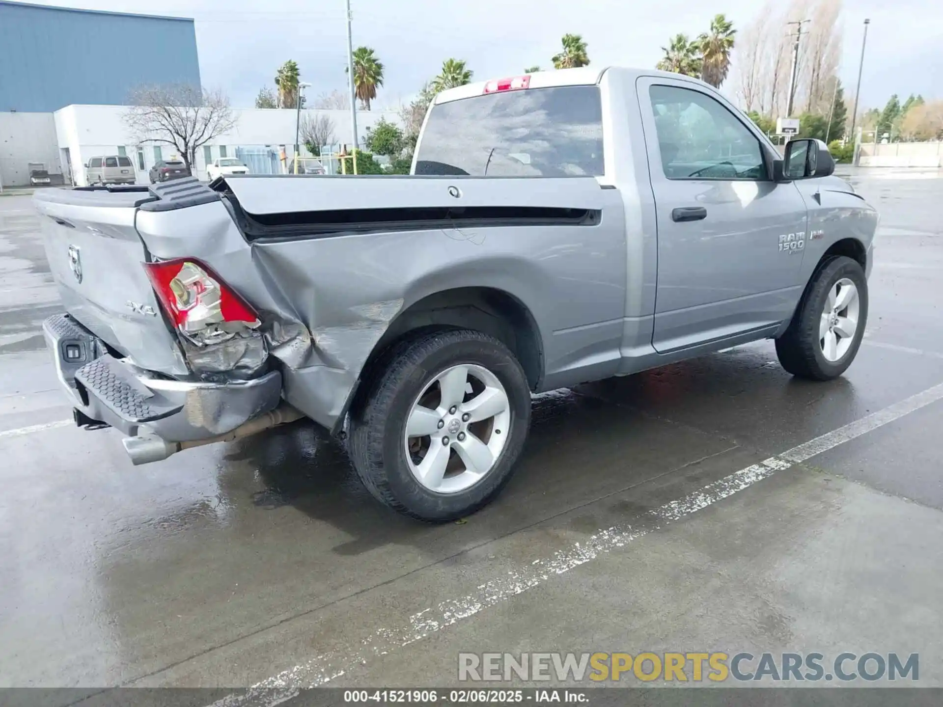 4 Photograph of a damaged car 3C6JR7AT0MG669681 RAM 1500 CLASSIC 2021