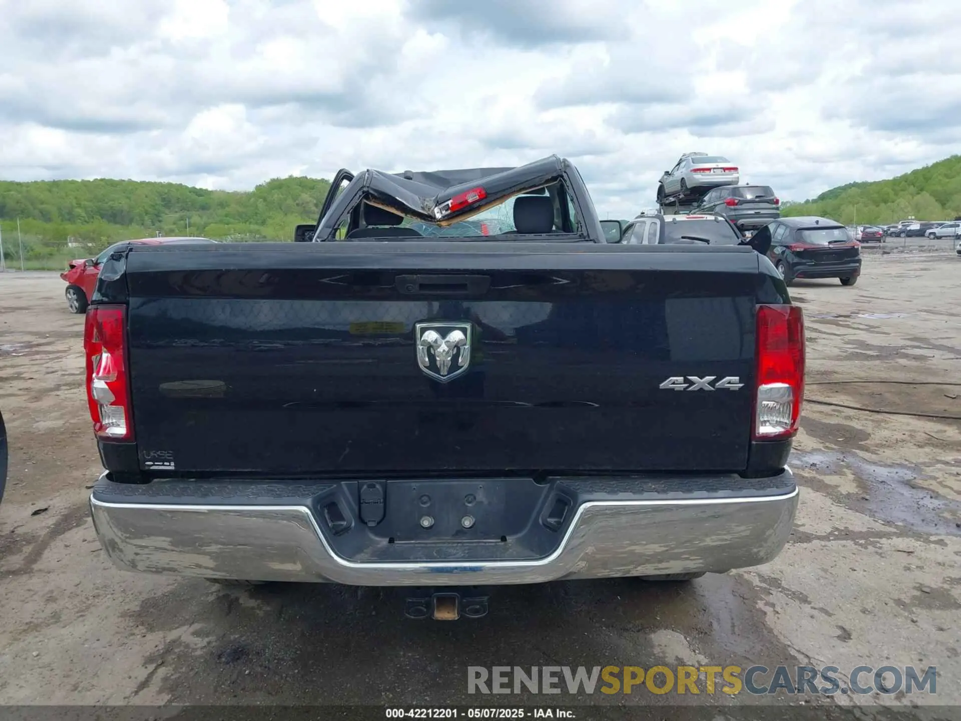 16 Photograph of a damaged car 3C6JR7DT4MG704279 RAM 1500 CLASSIC 2021