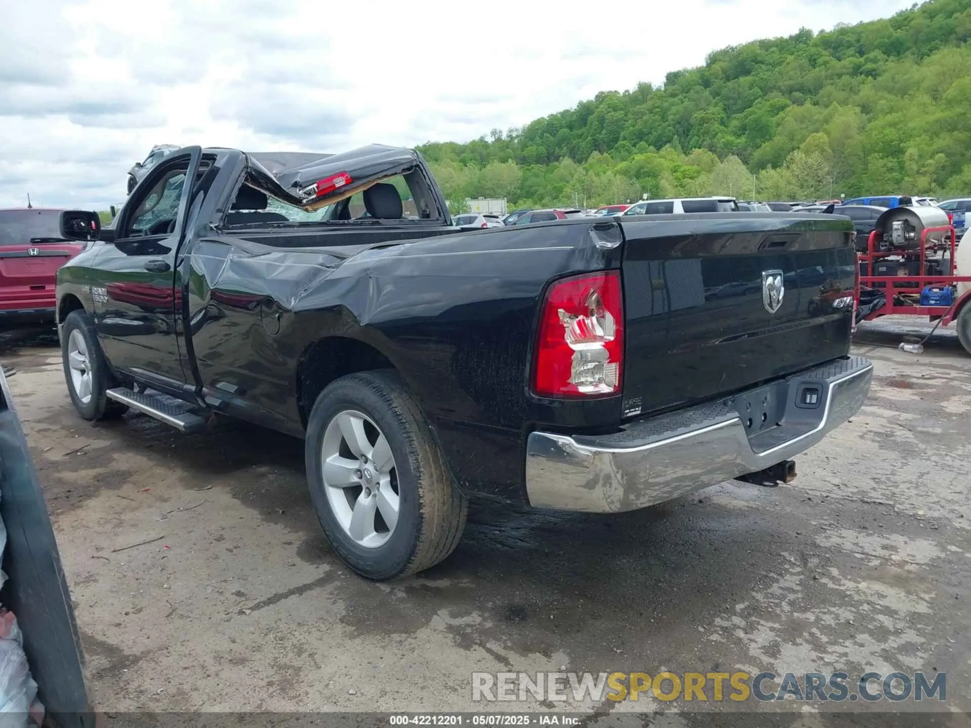 3 Photograph of a damaged car 3C6JR7DT4MG704279 RAM 1500 CLASSIC 2021