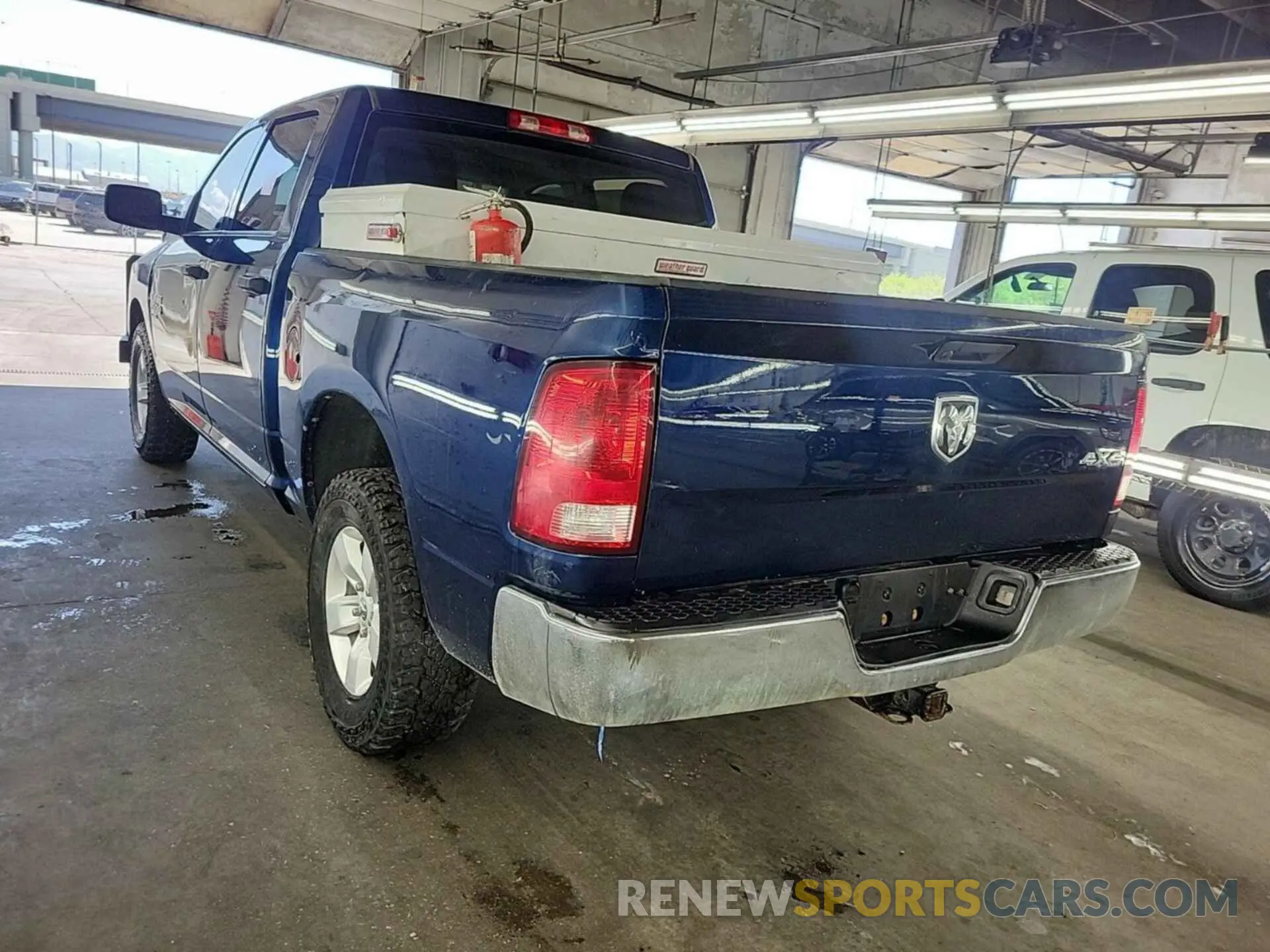 10 Photograph of a damaged car 3C6RR7KG1MG665398 RAM 1500 CLASSIC 2021