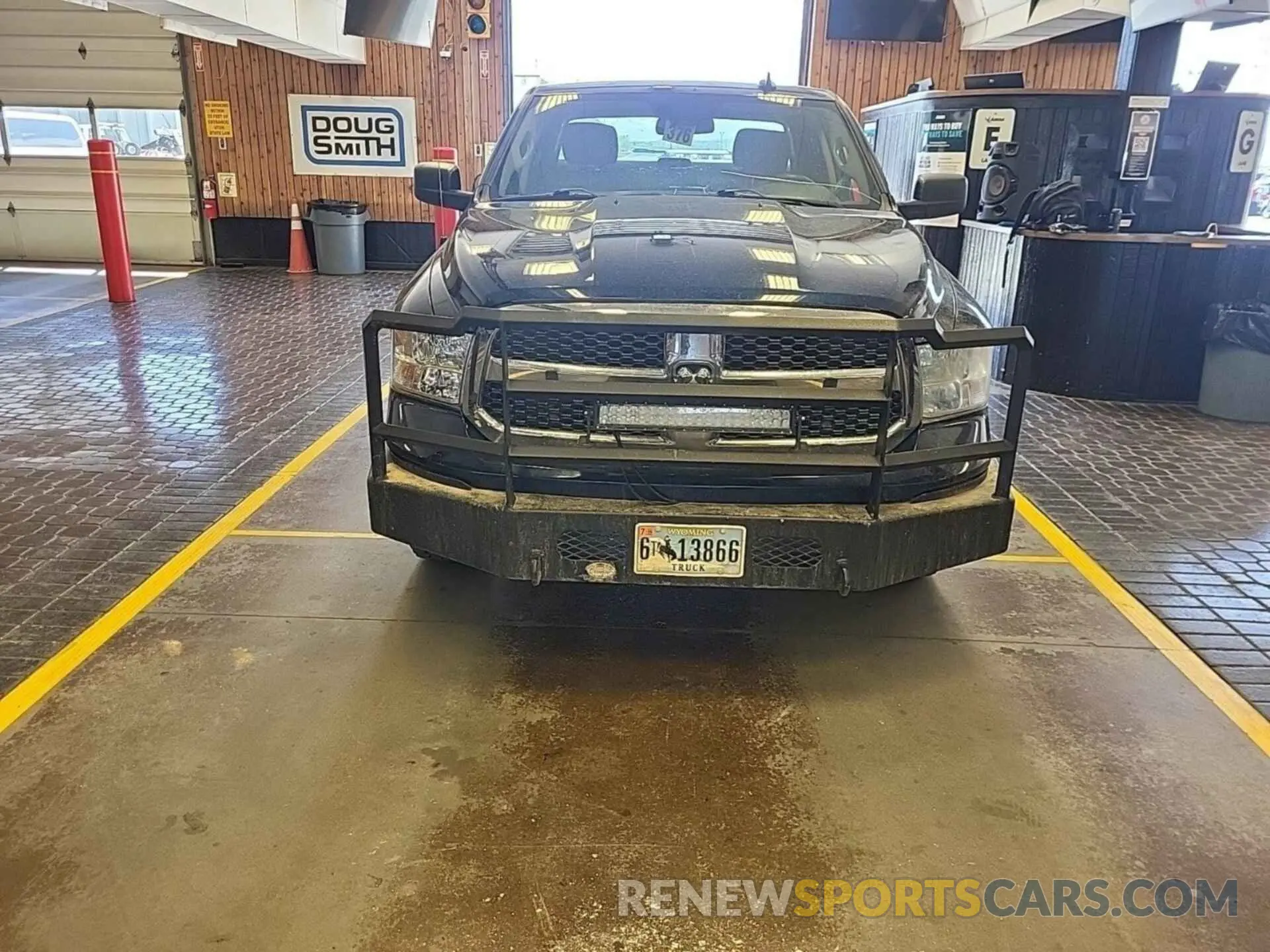 5 Photograph of a damaged car 3C6RR7KG1MG665398 RAM 1500 CLASSIC 2021