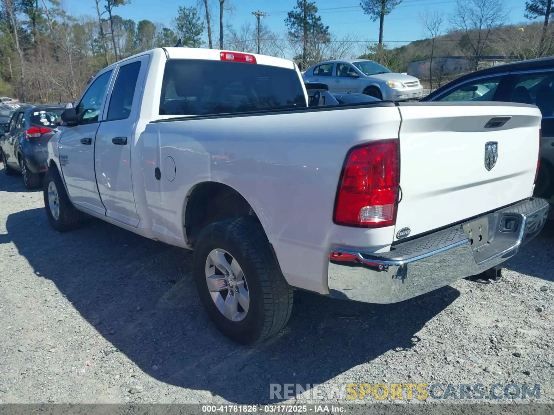 3 Photograph of a damaged car 1C6RR6FG4NS171163 RAM 1500 CLASSIC 2022