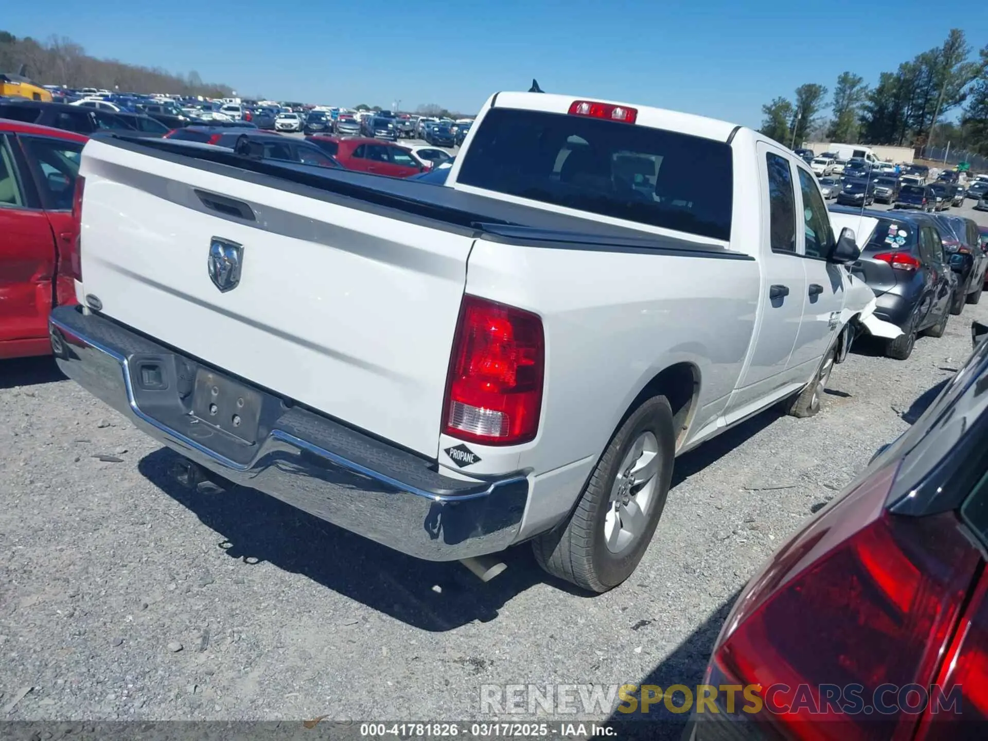 4 Photograph of a damaged car 1C6RR6FG4NS171163 RAM 1500 CLASSIC 2022