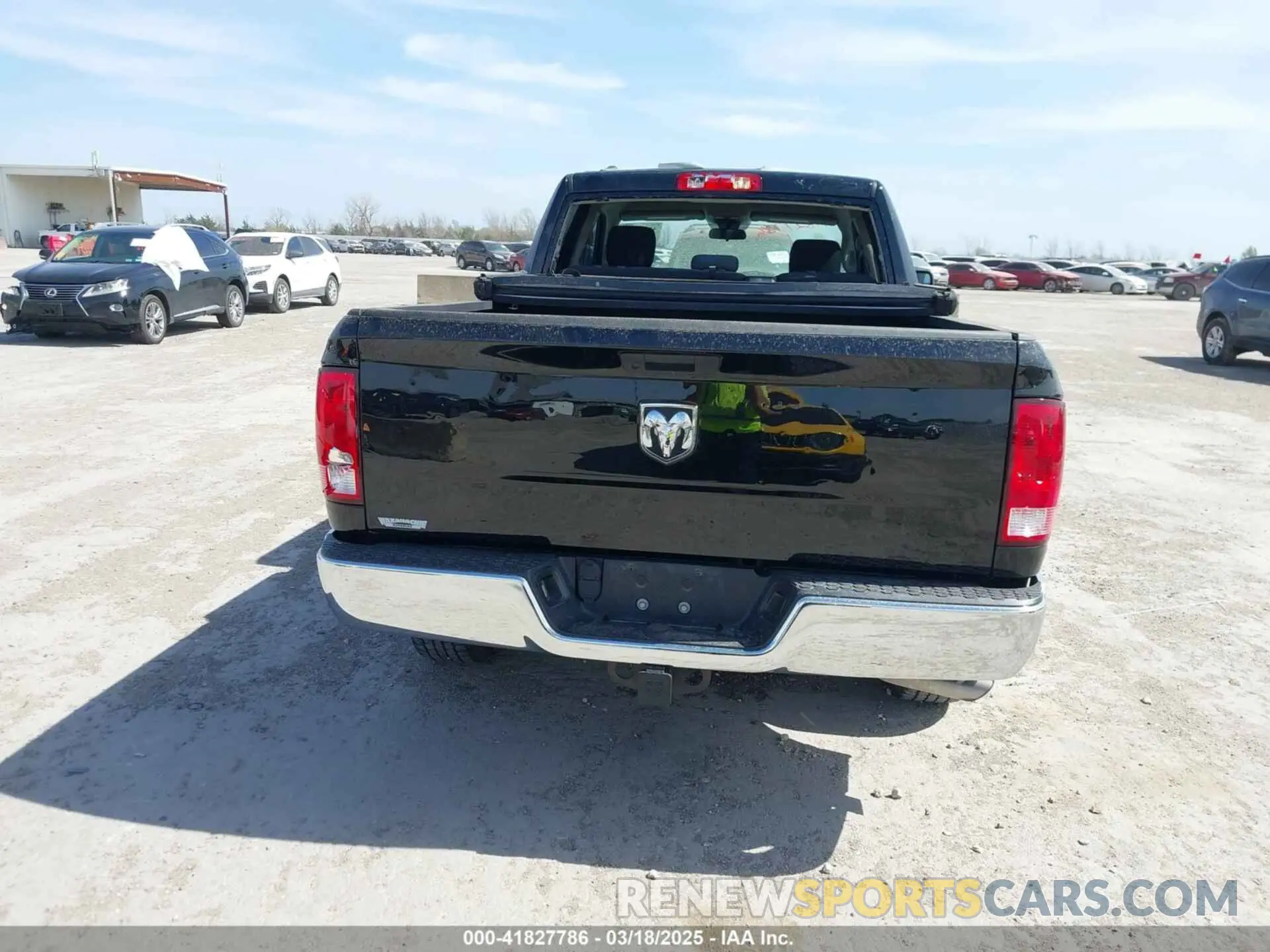 16 Photograph of a damaged car 1C6RR6FG5NS149401 RAM 1500 CLASSIC 2022