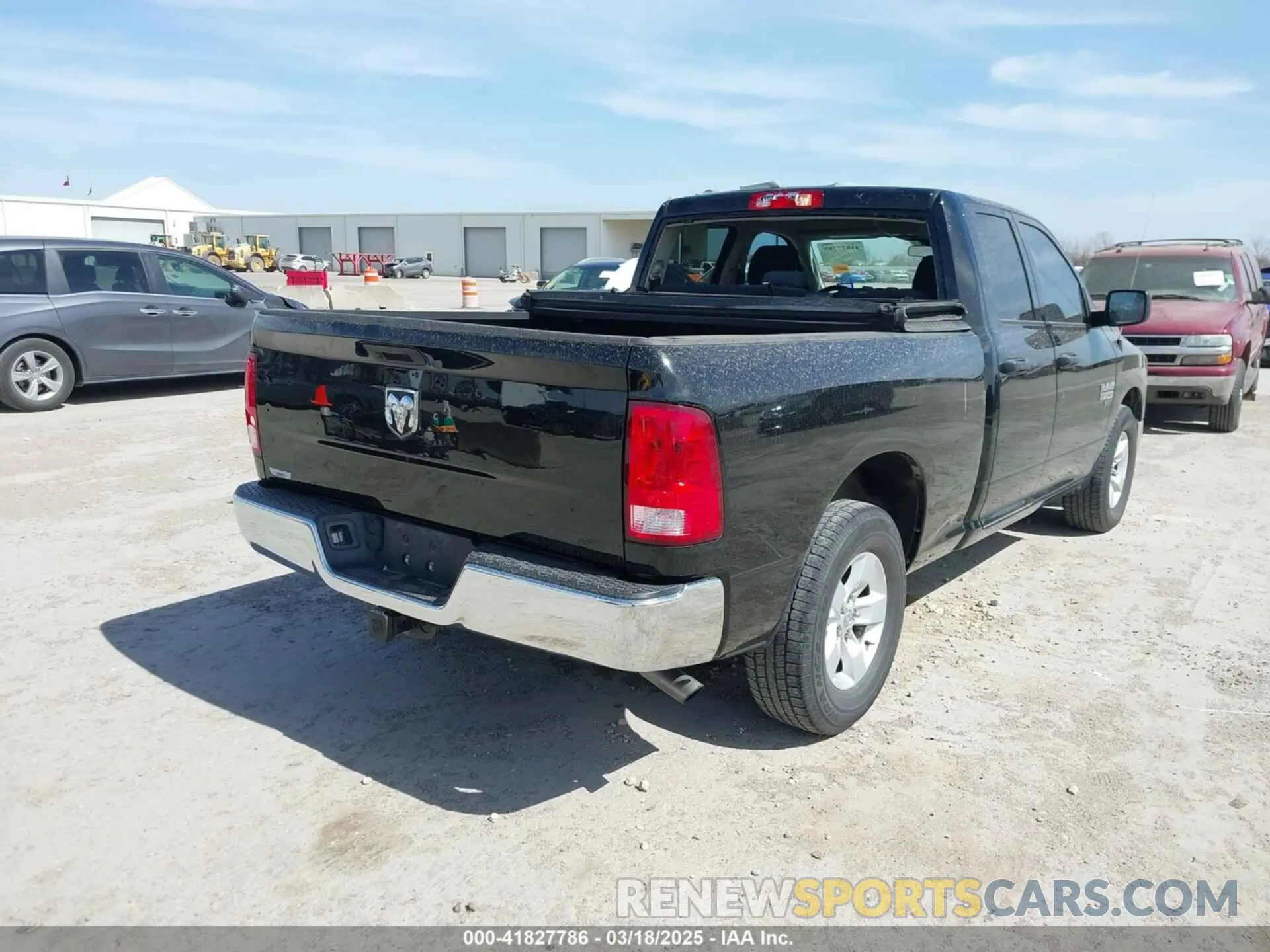 4 Photograph of a damaged car 1C6RR6FG5NS149401 RAM 1500 CLASSIC 2022