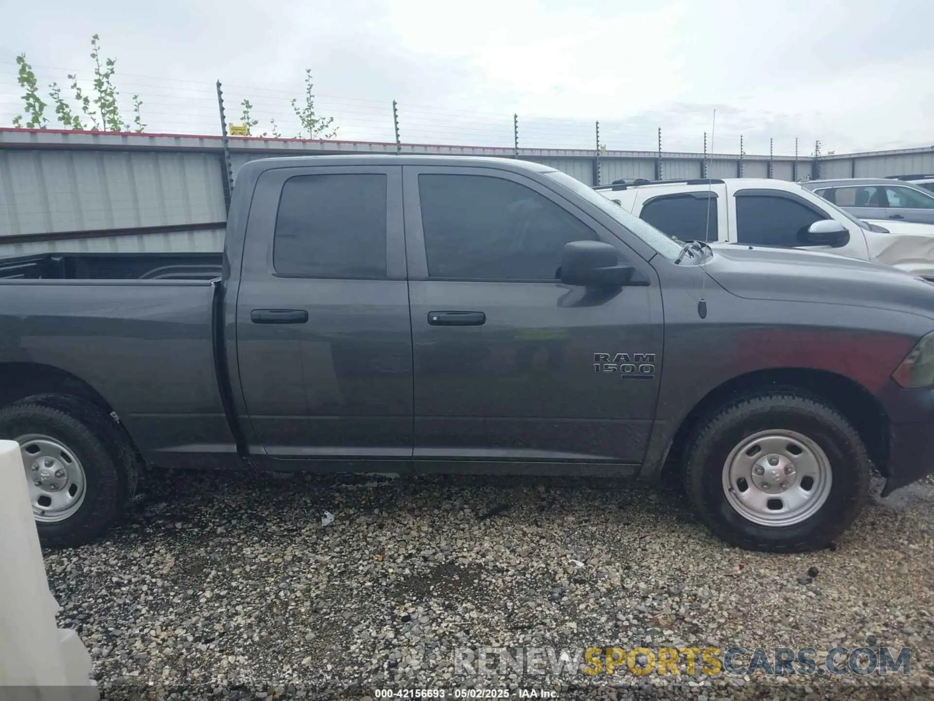 13 Photograph of a damaged car 1C6RR6FG9NS222835 RAM 1500 CLASSIC 2022