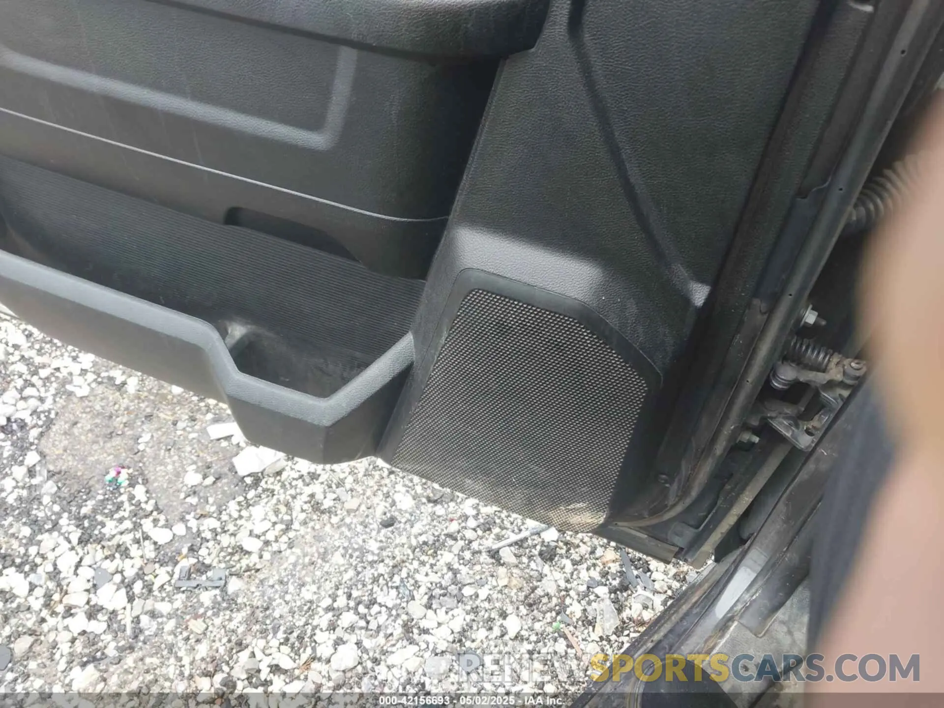 6 Photograph of a damaged car 1C6RR6FG9NS222835 RAM 1500 CLASSIC 2022