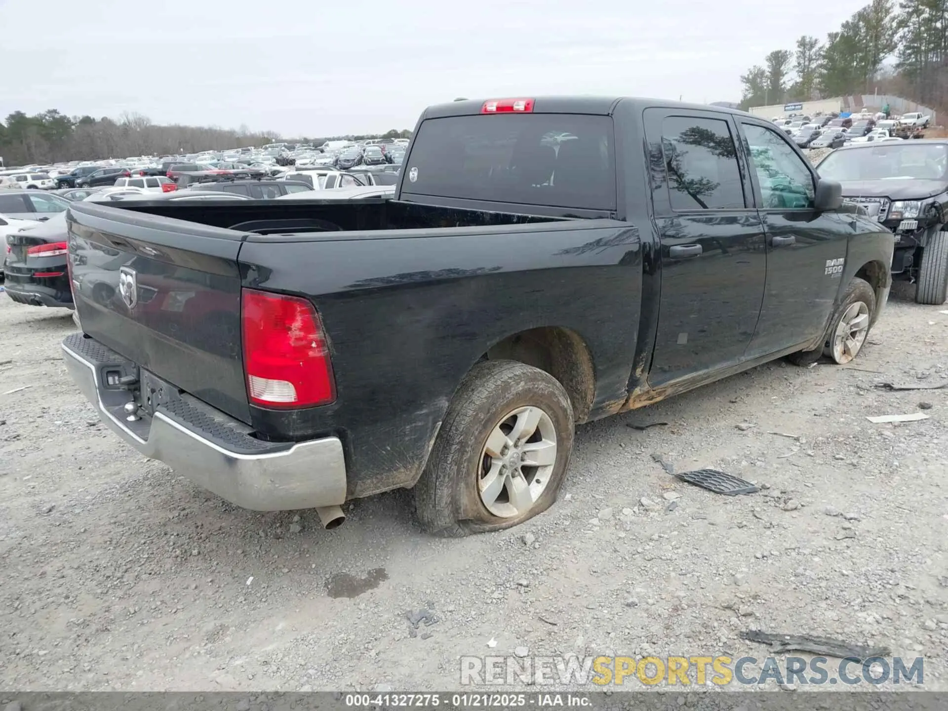 4 Photograph of a damaged car 1C6RR6LG4NS203467 RAM 1500 CLASSIC 2022