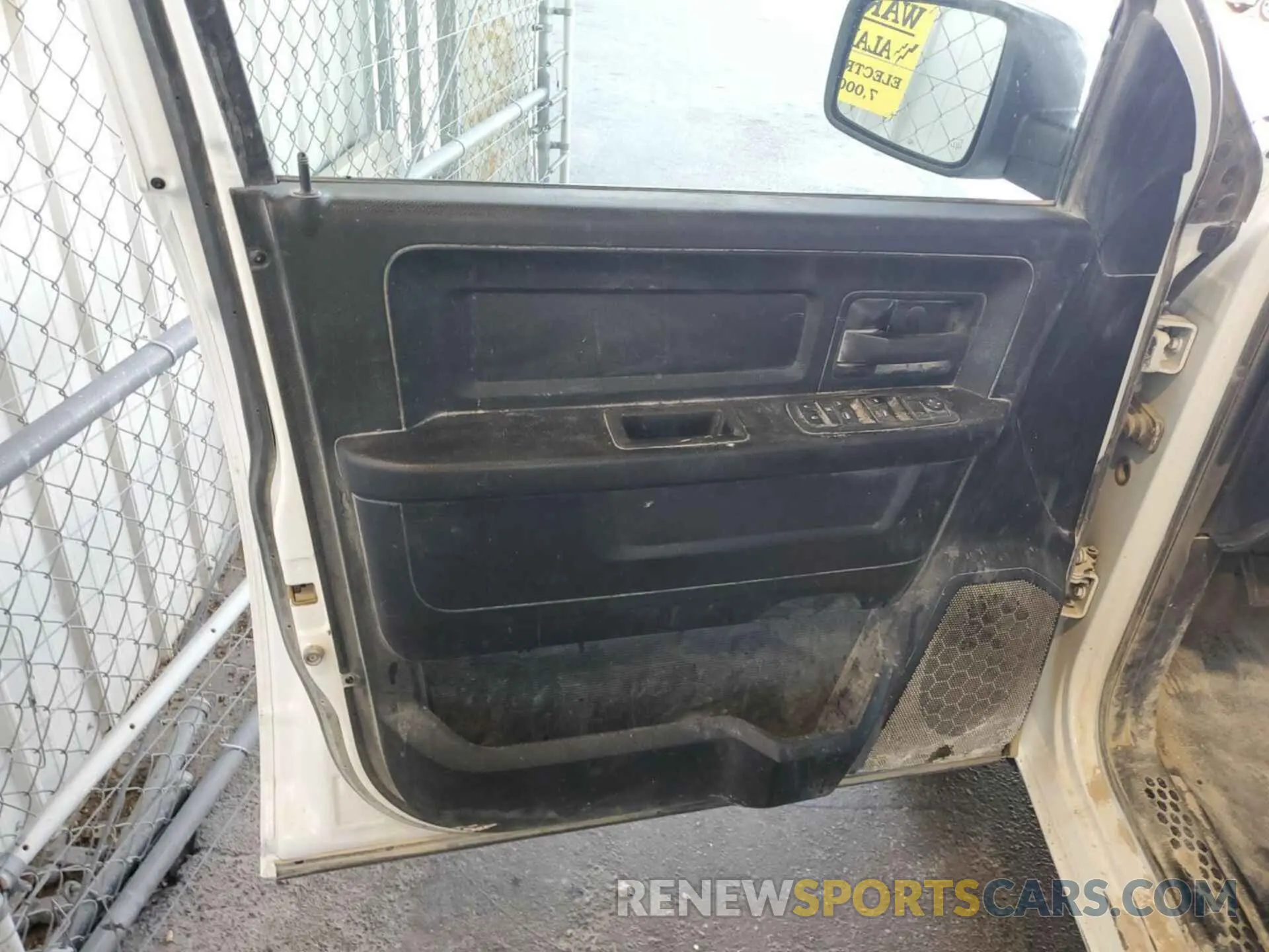1 Photograph of a damaged car 1C6RR7FG1NS163401 RAM 1500 CLASSIC 2022