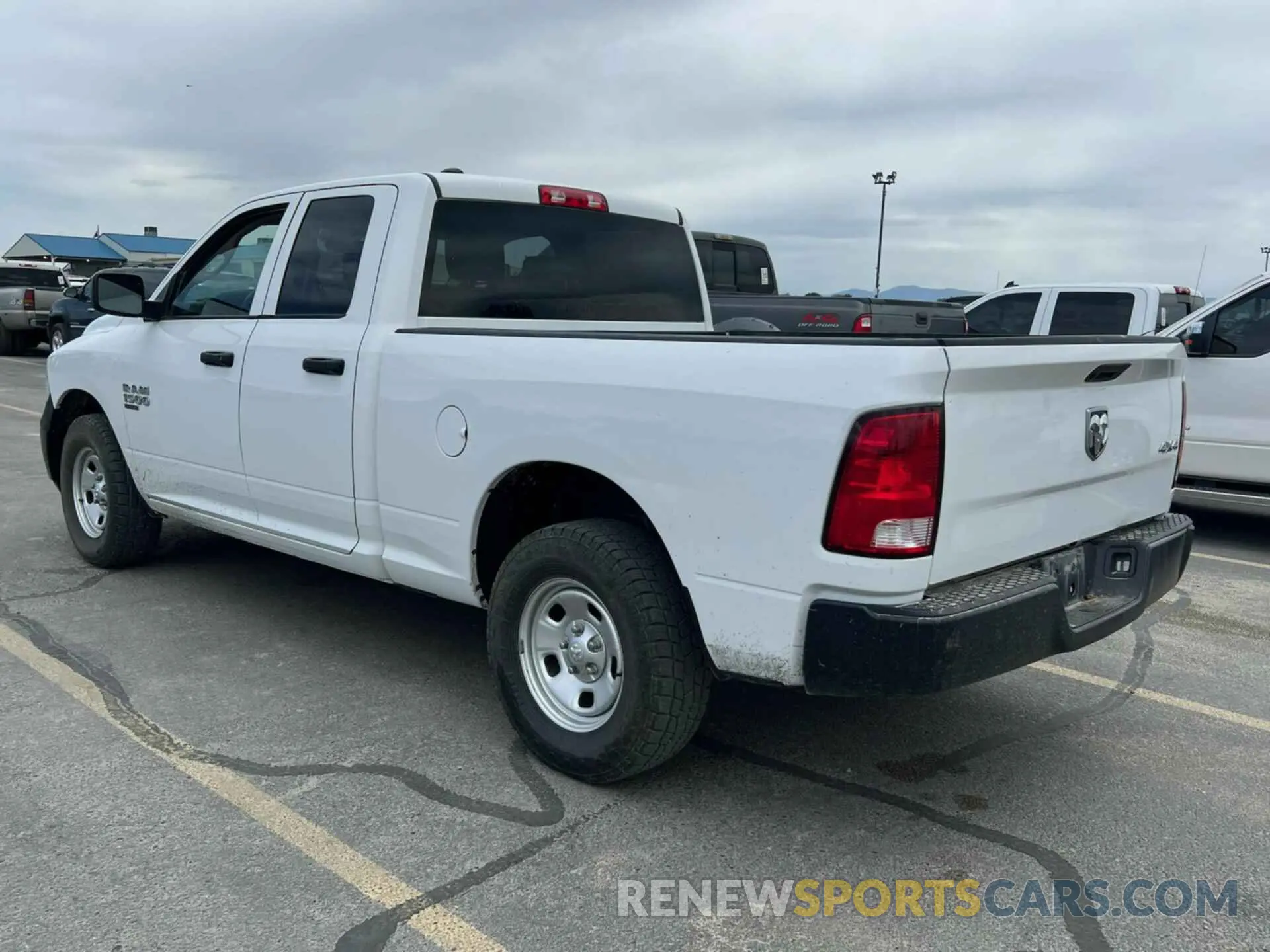 19 Photograph of a damaged car 1C6RR7FG1NS163401 RAM 1500 CLASSIC 2022