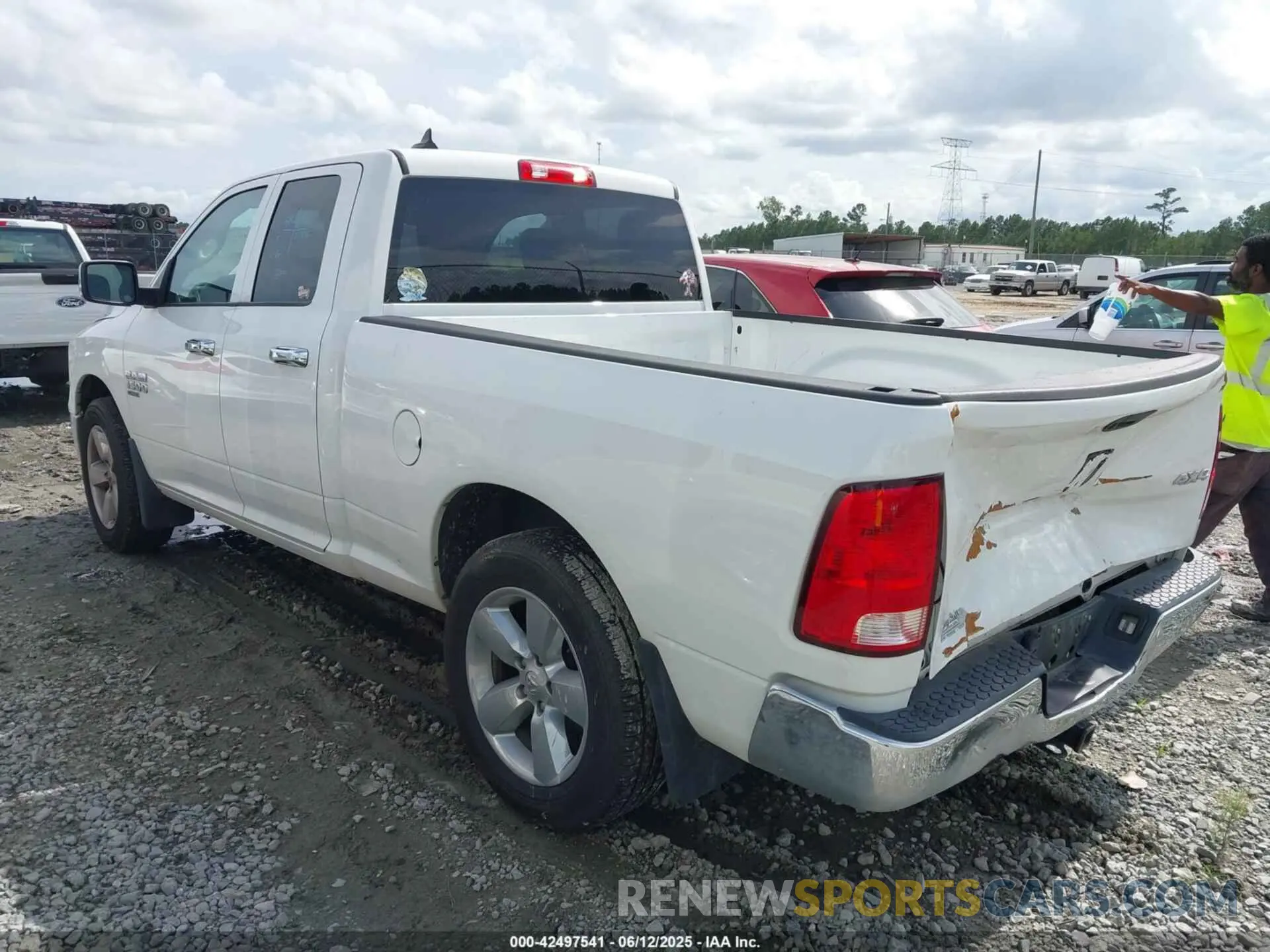 3 Photograph of a damaged car 1C6RR7FG2NS156778 RAM 1500 CLASSIC 2022