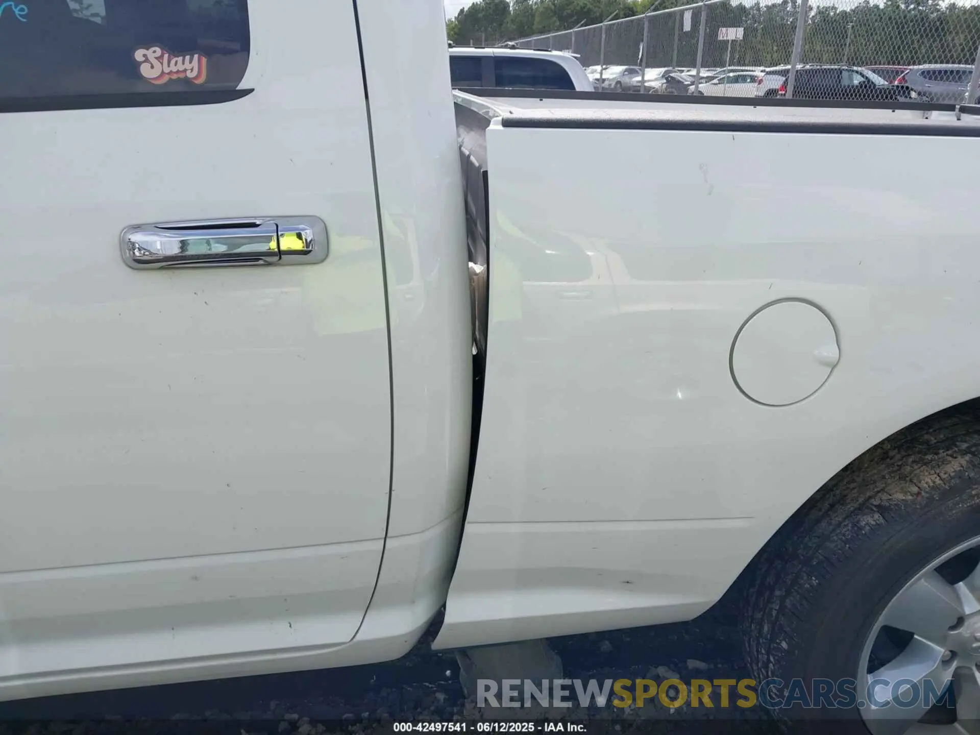 6 Photograph of a damaged car 1C6RR7FG2NS156778 RAM 1500 CLASSIC 2022