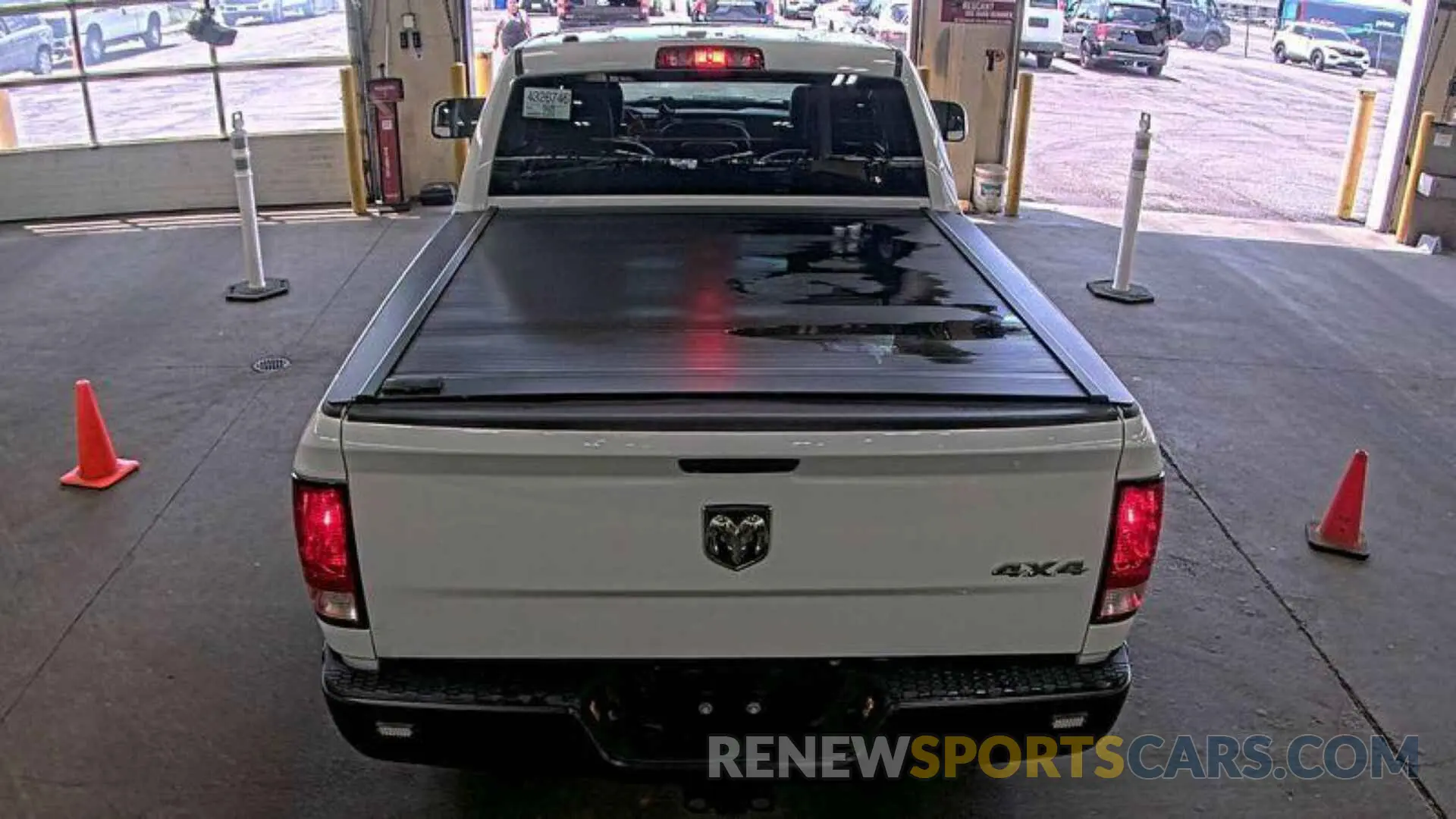 14 Photograph of a damaged car 1C6RR7FT1NS172483 RAM 1500 CLASSIC 2022