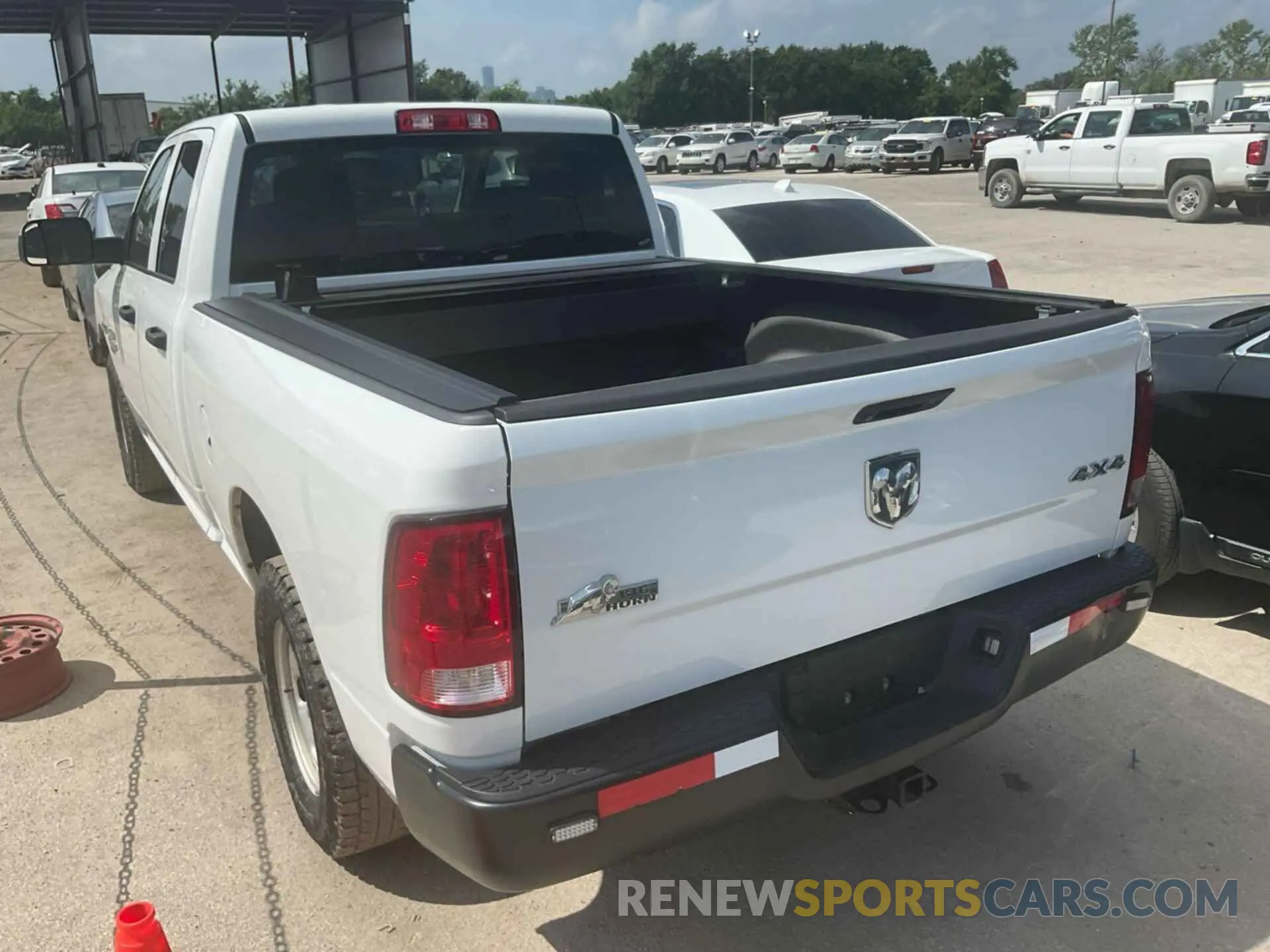 18 Photograph of a damaged car 1C6RR7FT3NS187129 RAM 1500 CLASSIC 2022