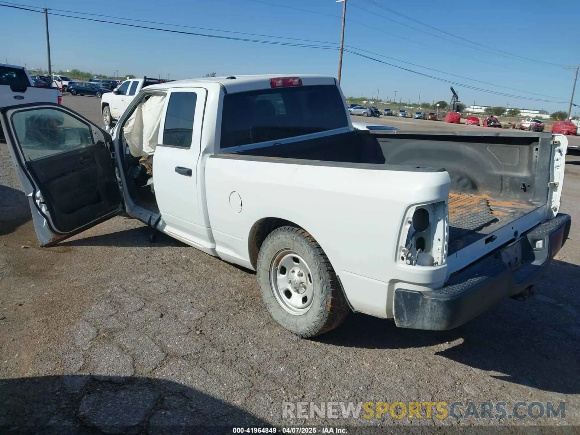 3 Photograph of a damaged car 1C6RR7FT3NS197403 RAM 1500 CLASSIC 2022