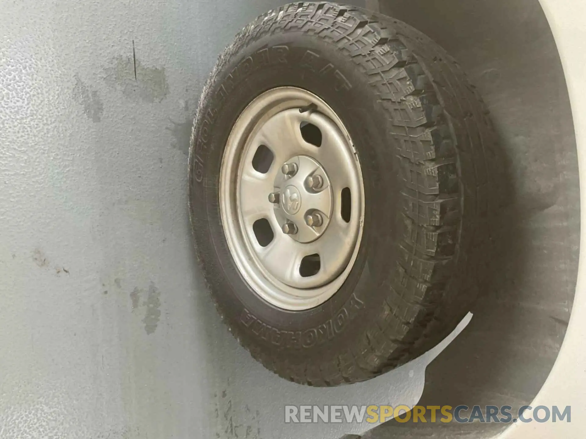 10 Photograph of a damaged car 1C6RR7FT6NS172480 RAM 1500 CLASSIC 2022