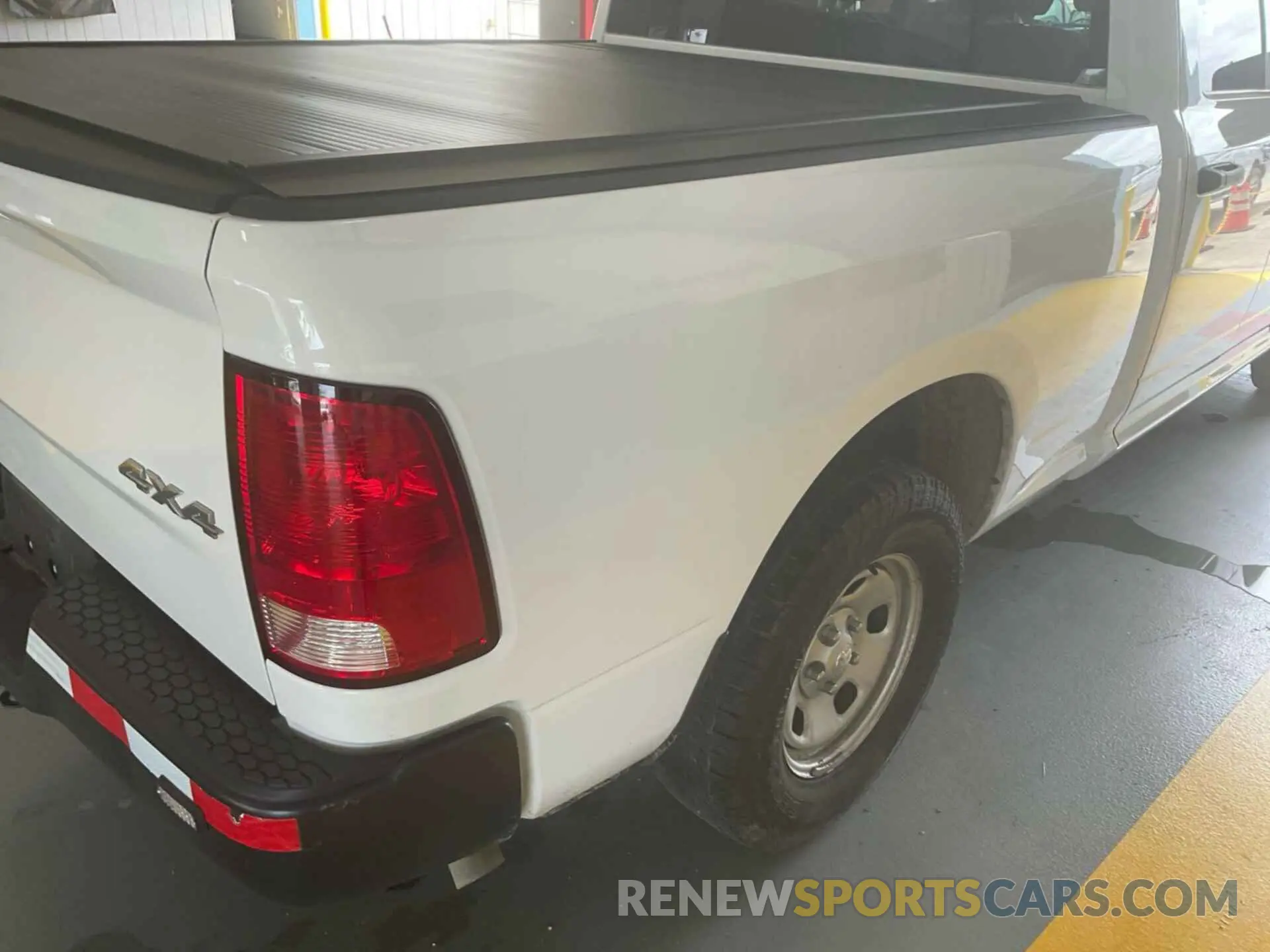15 Photograph of a damaged car 1C6RR7FT6NS172480 RAM 1500 CLASSIC 2022