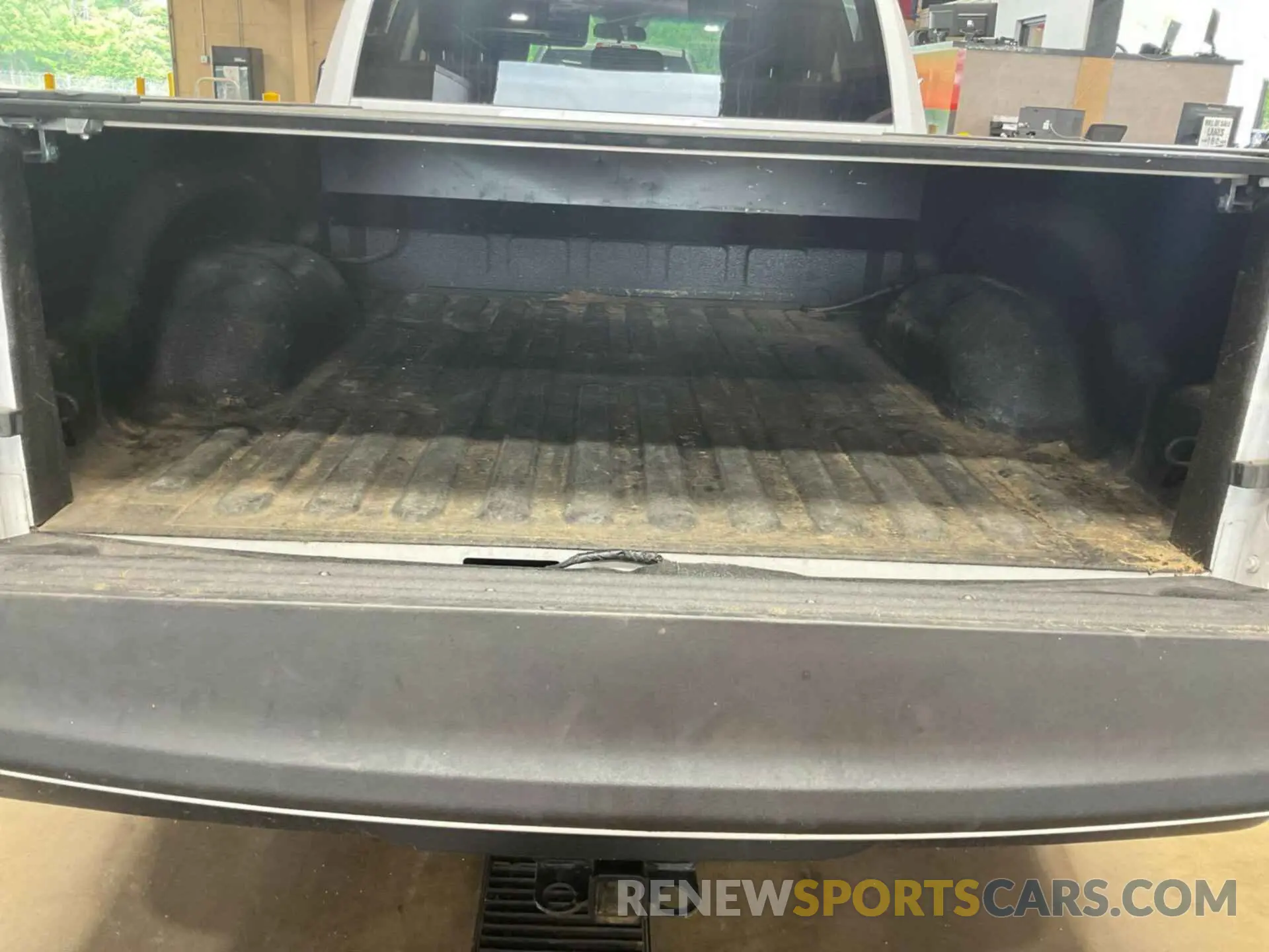 1 Photograph of a damaged car 1C6RR7FT9NS172473 RAM 1500 CLASSIC 2022