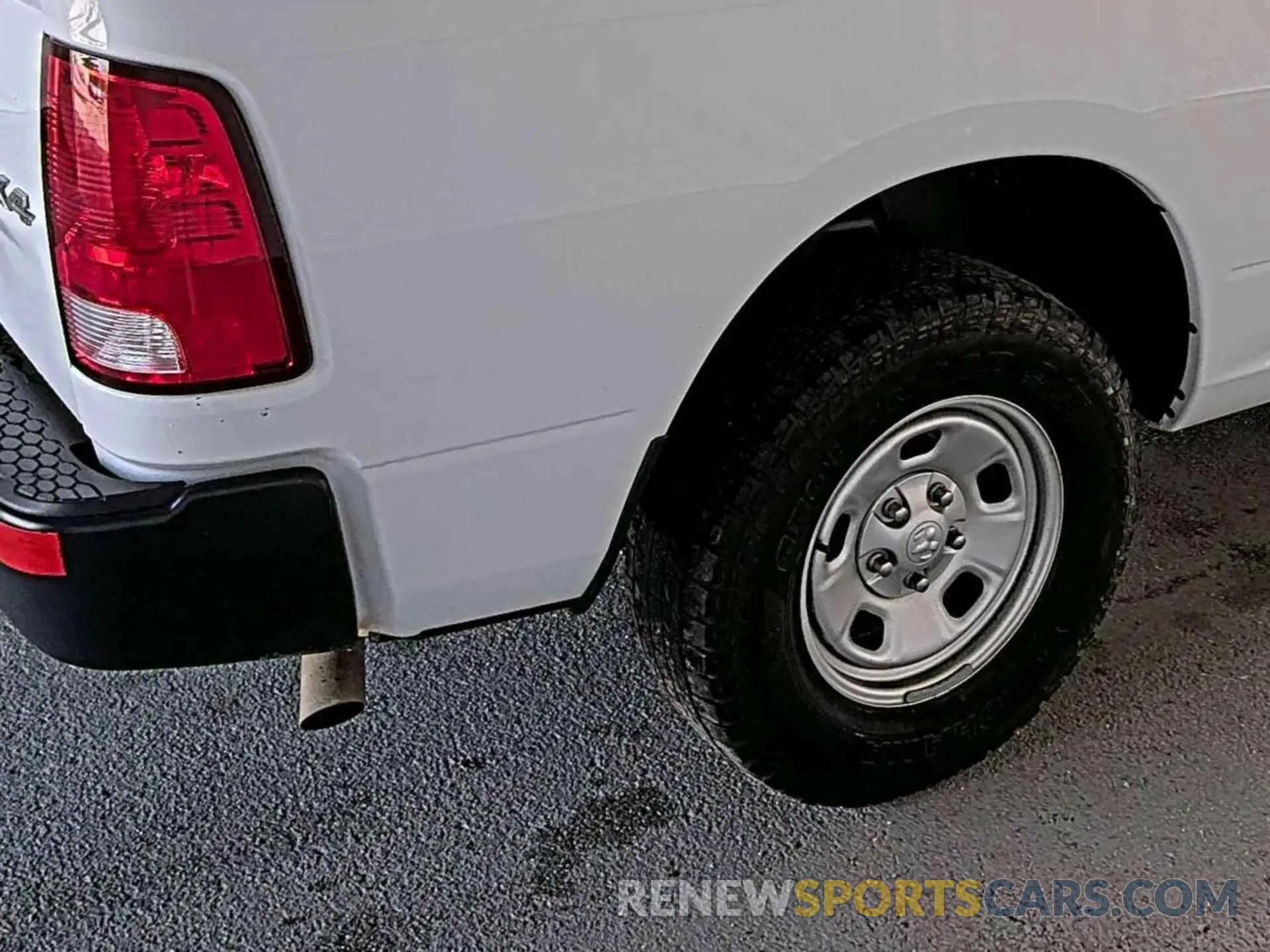 15 Photograph of a damaged car 1C6RR7FT9NS172473 RAM 1500 CLASSIC 2022