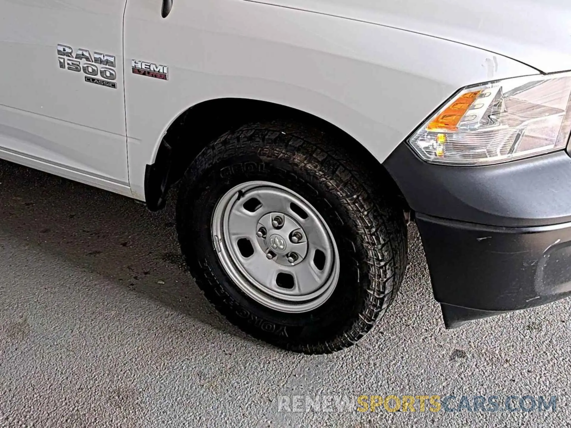 23 Photograph of a damaged car 1C6RR7FT9NS172473 RAM 1500 CLASSIC 2022