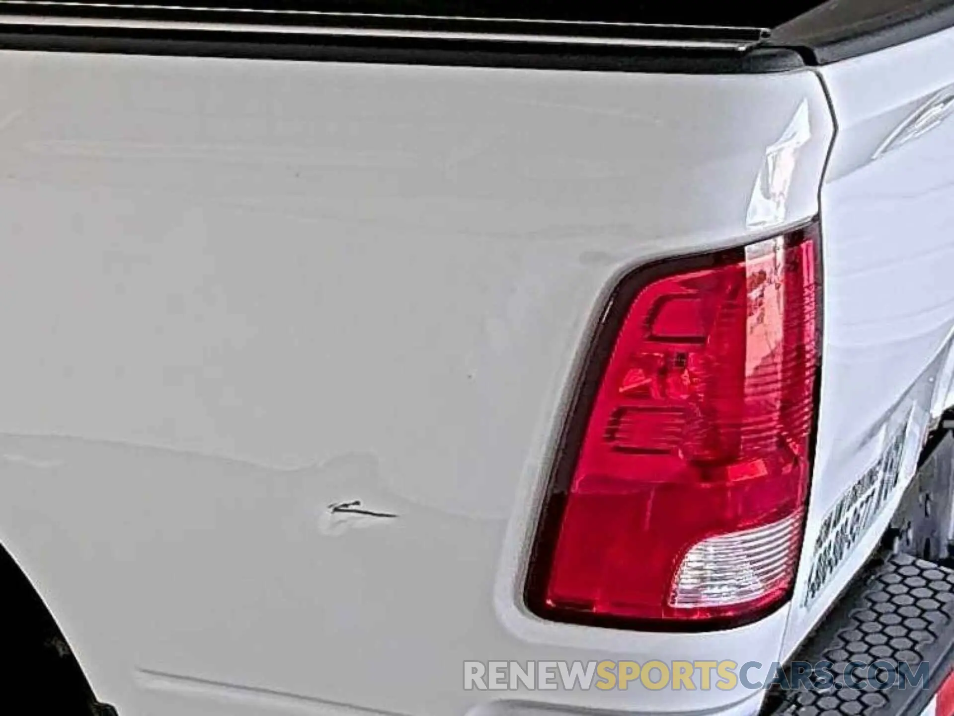 33 Photograph of a damaged car 1C6RR7FT9NS172473 RAM 1500 CLASSIC 2022